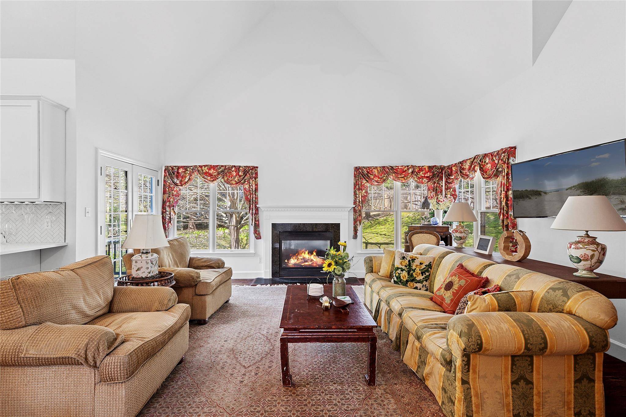 East Hampton, NY 11937,6 Covey CT