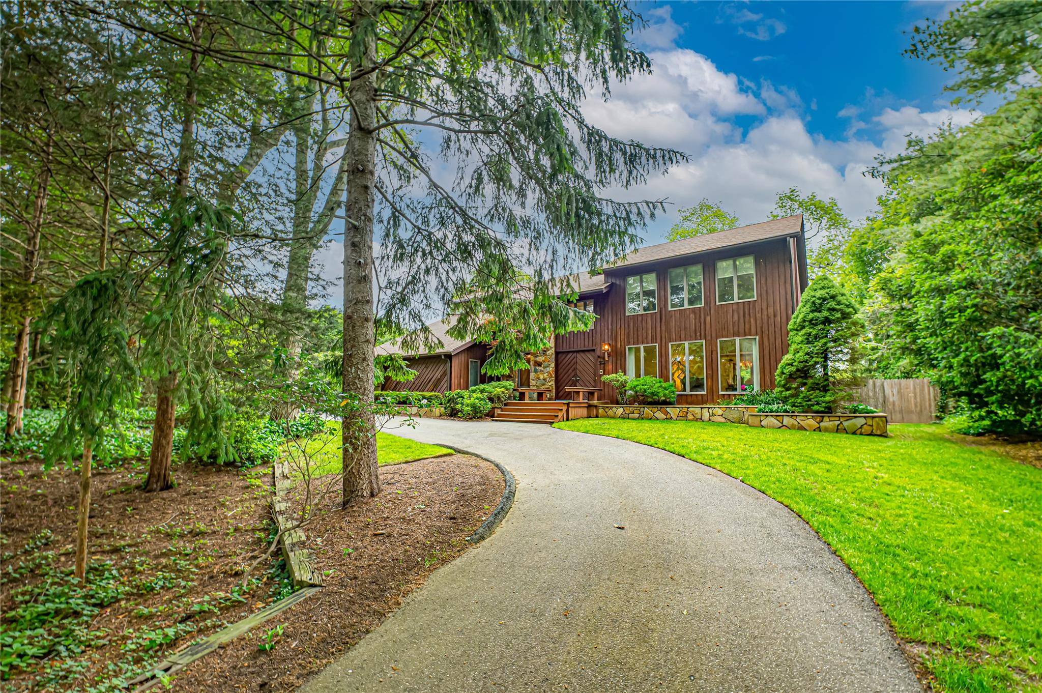 Smithtown, NY 11787,4 Candlelight CT
