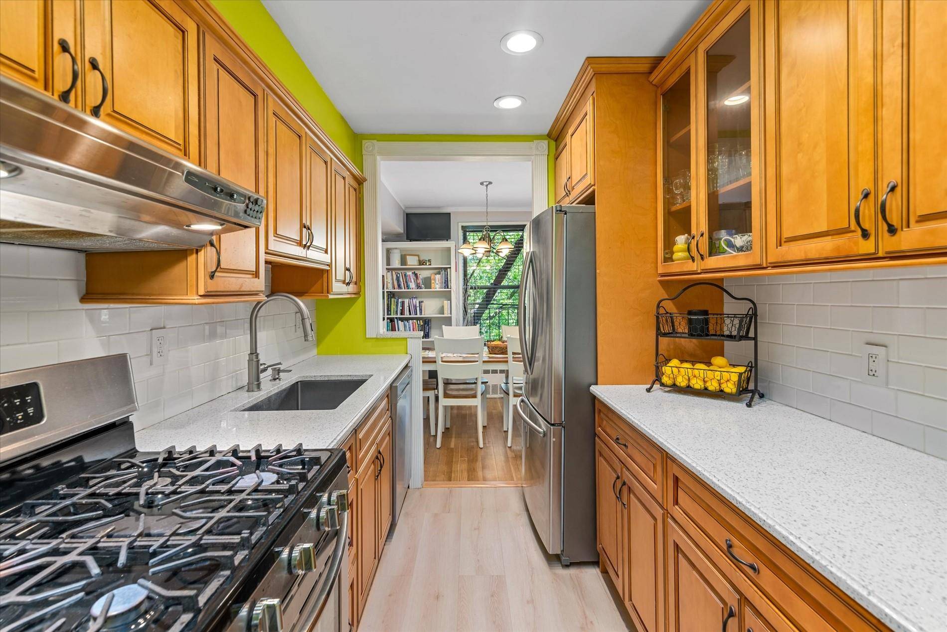 Howard Beach, NY 11414,84-40 153rd AVE #3M