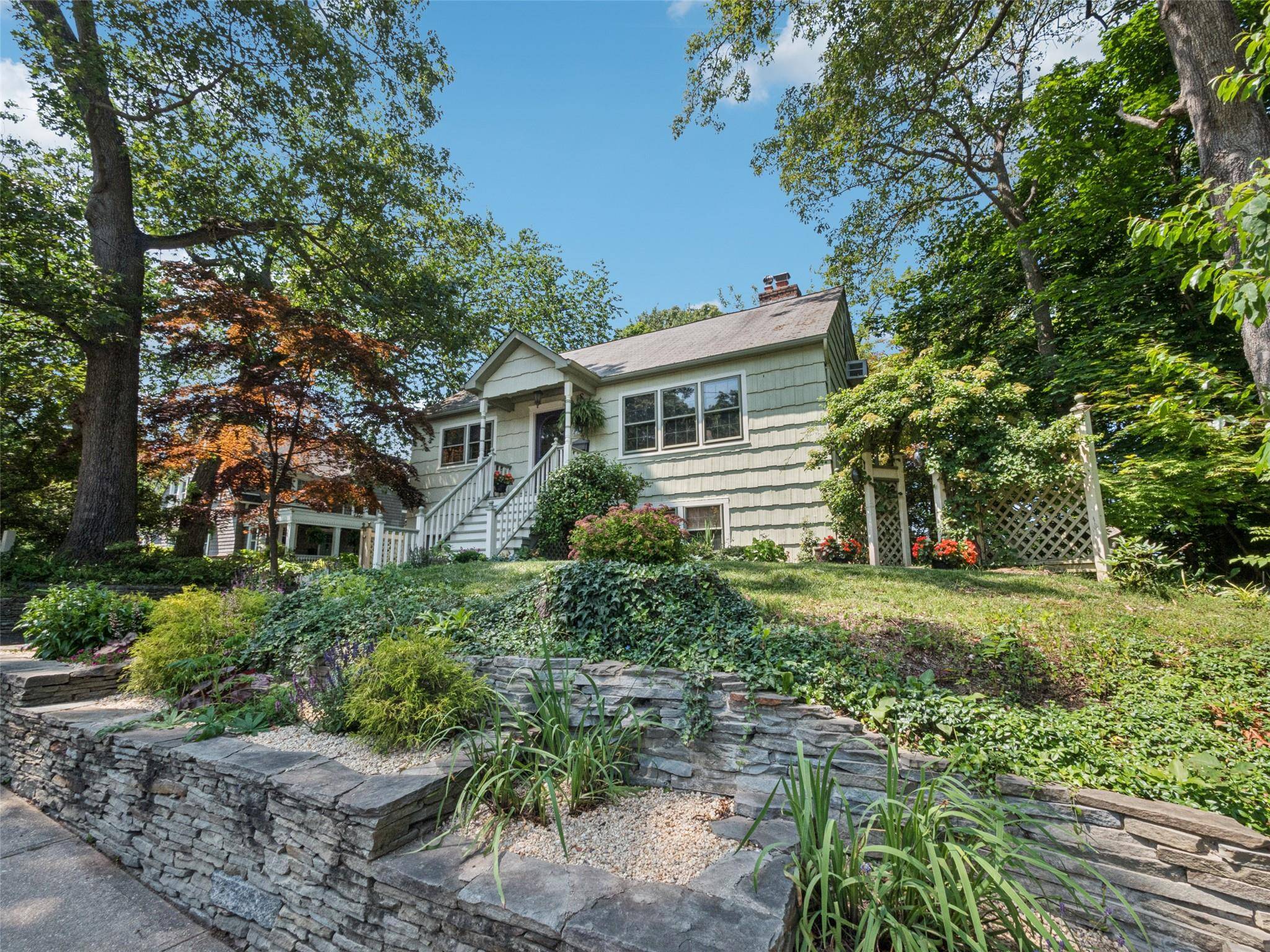 Northport, NY 11768,347 Scudder AVE