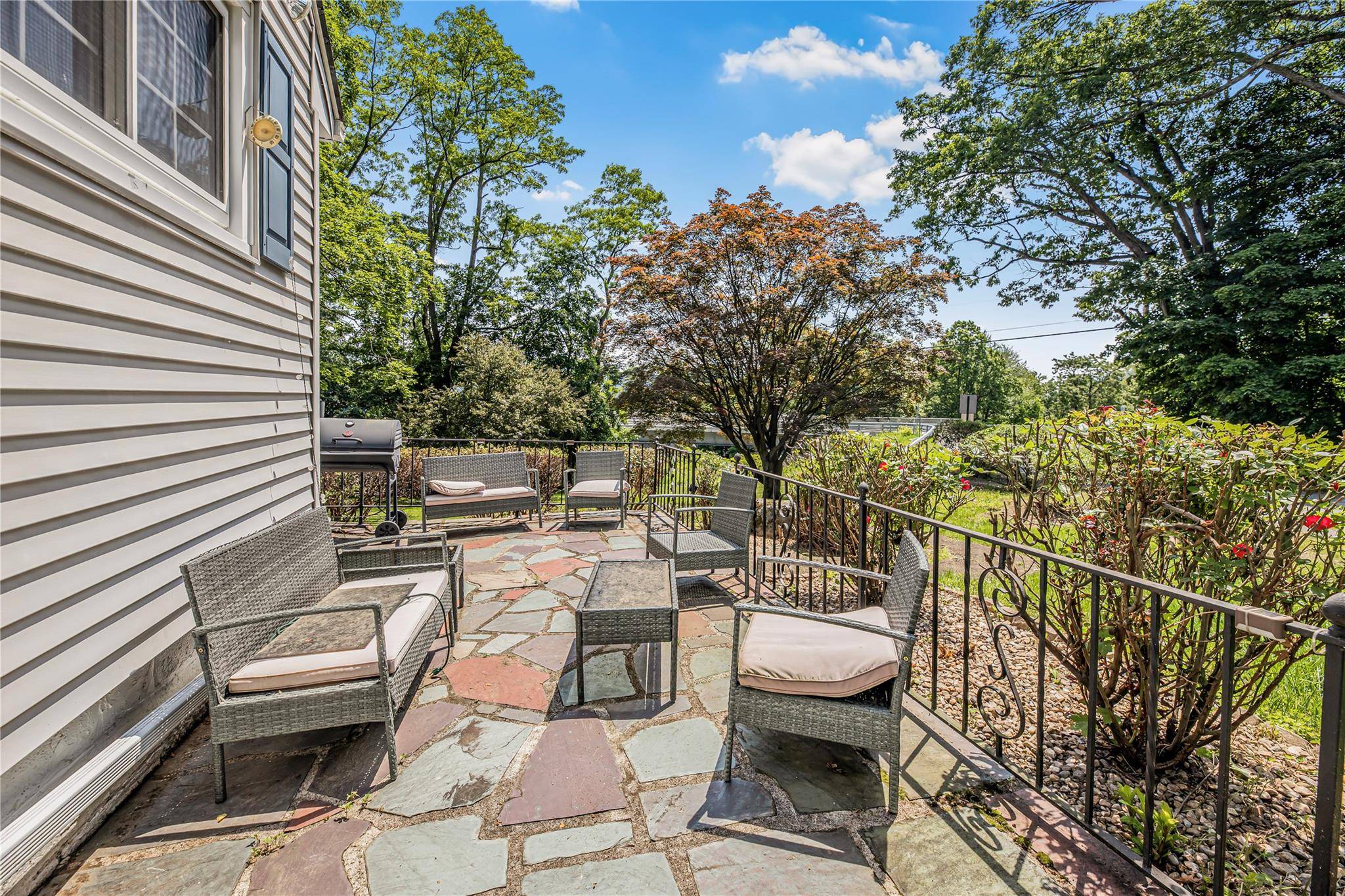 New Windsor, NY 12553,13 Valley View DR