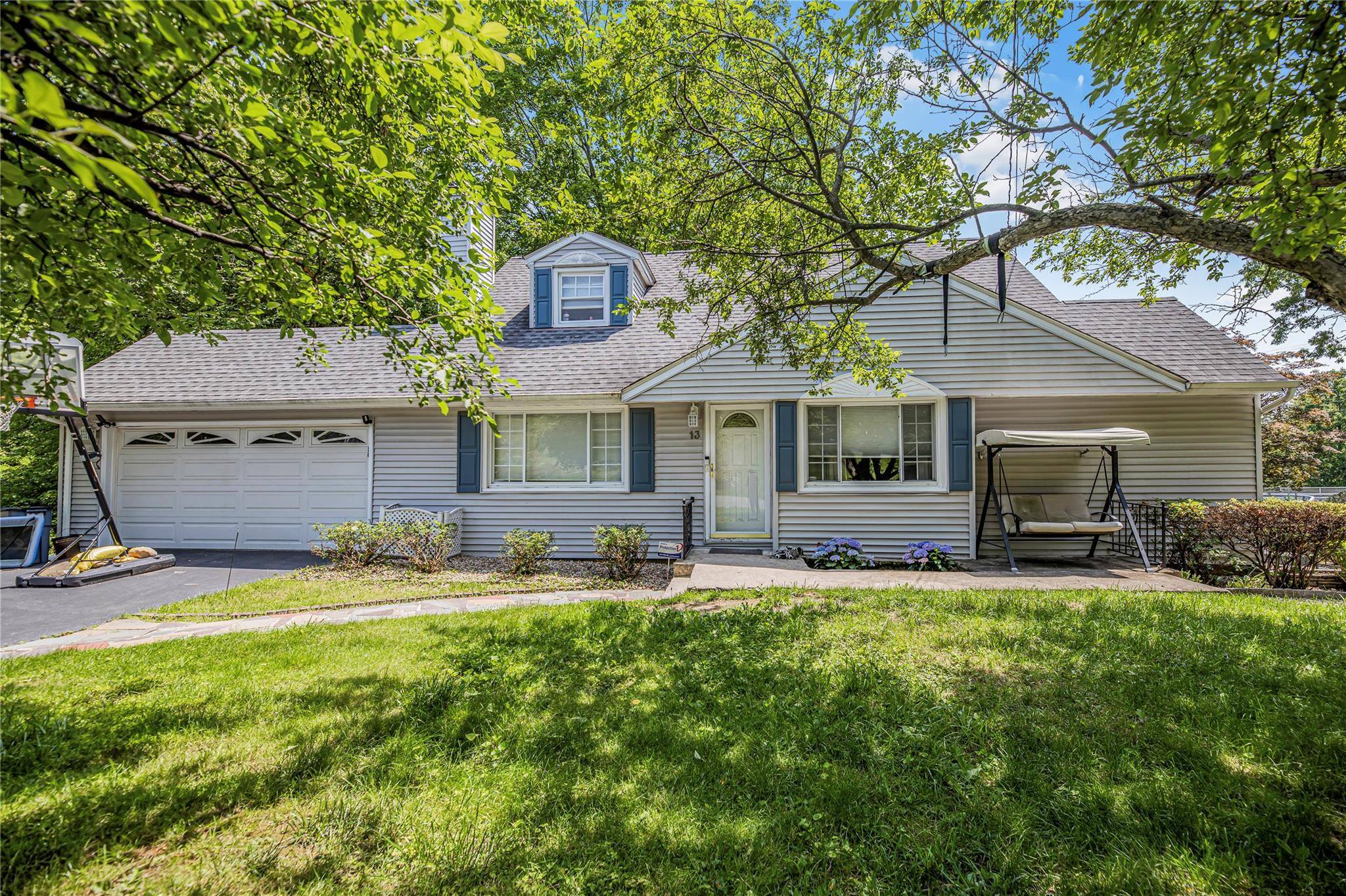 New Windsor, NY 12553,13 Valley View DR