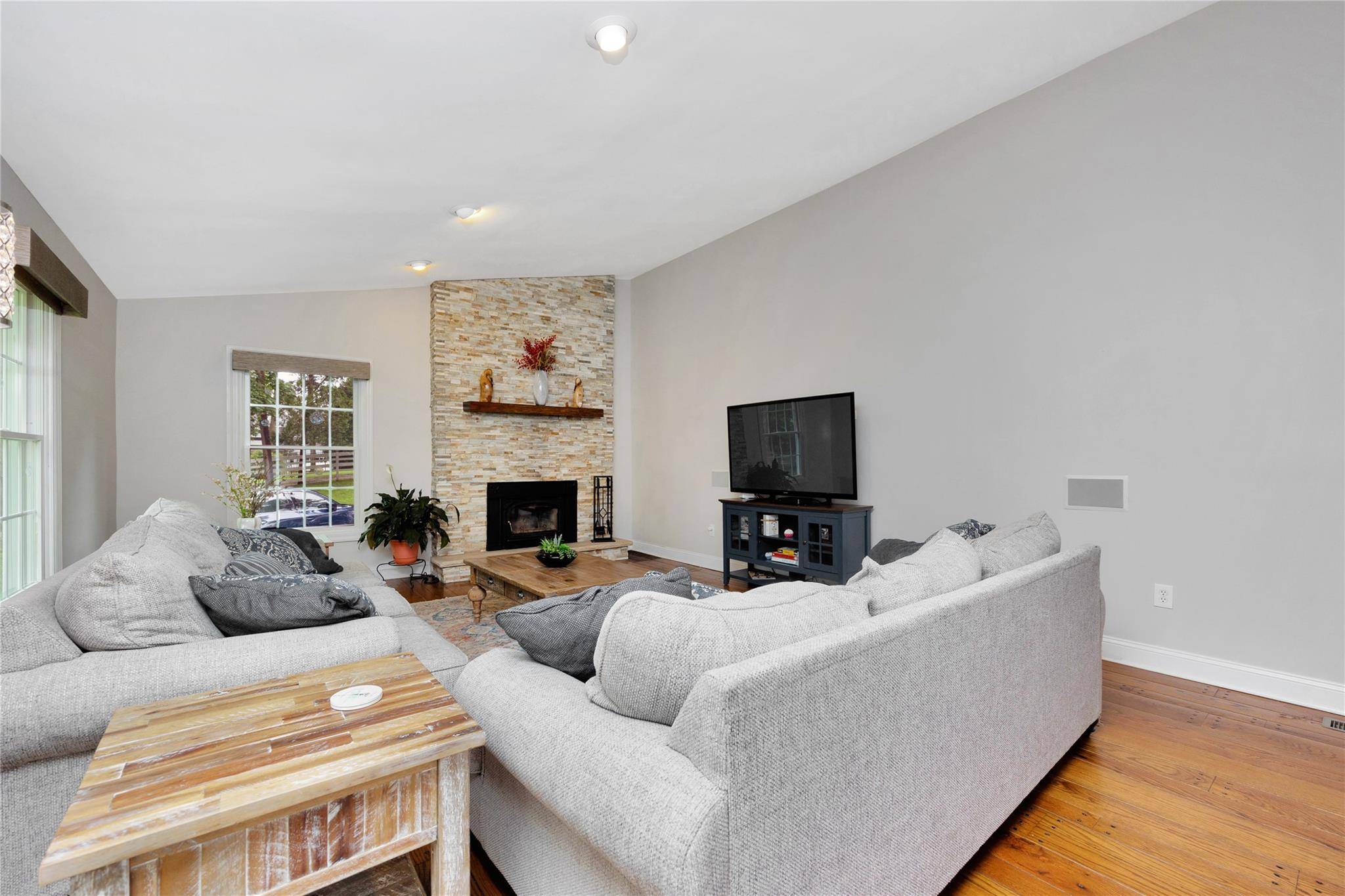 Nissequogue, NY 11780,659 Horse Race LN