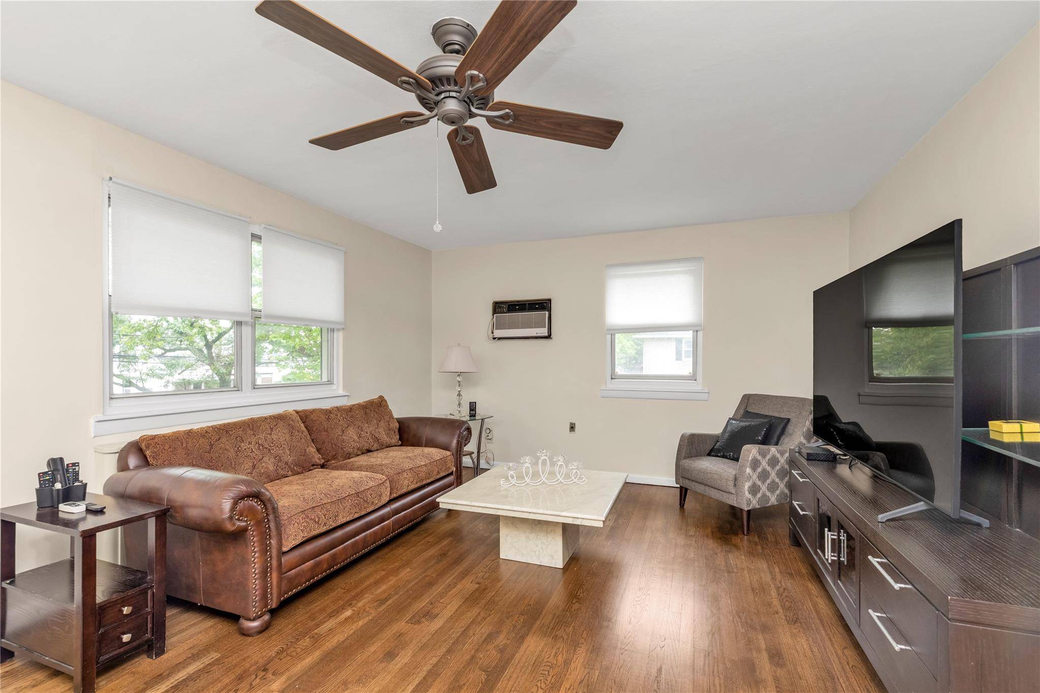 Floral Park, NY 11004,82-65 268 TH ST #2nd Floor