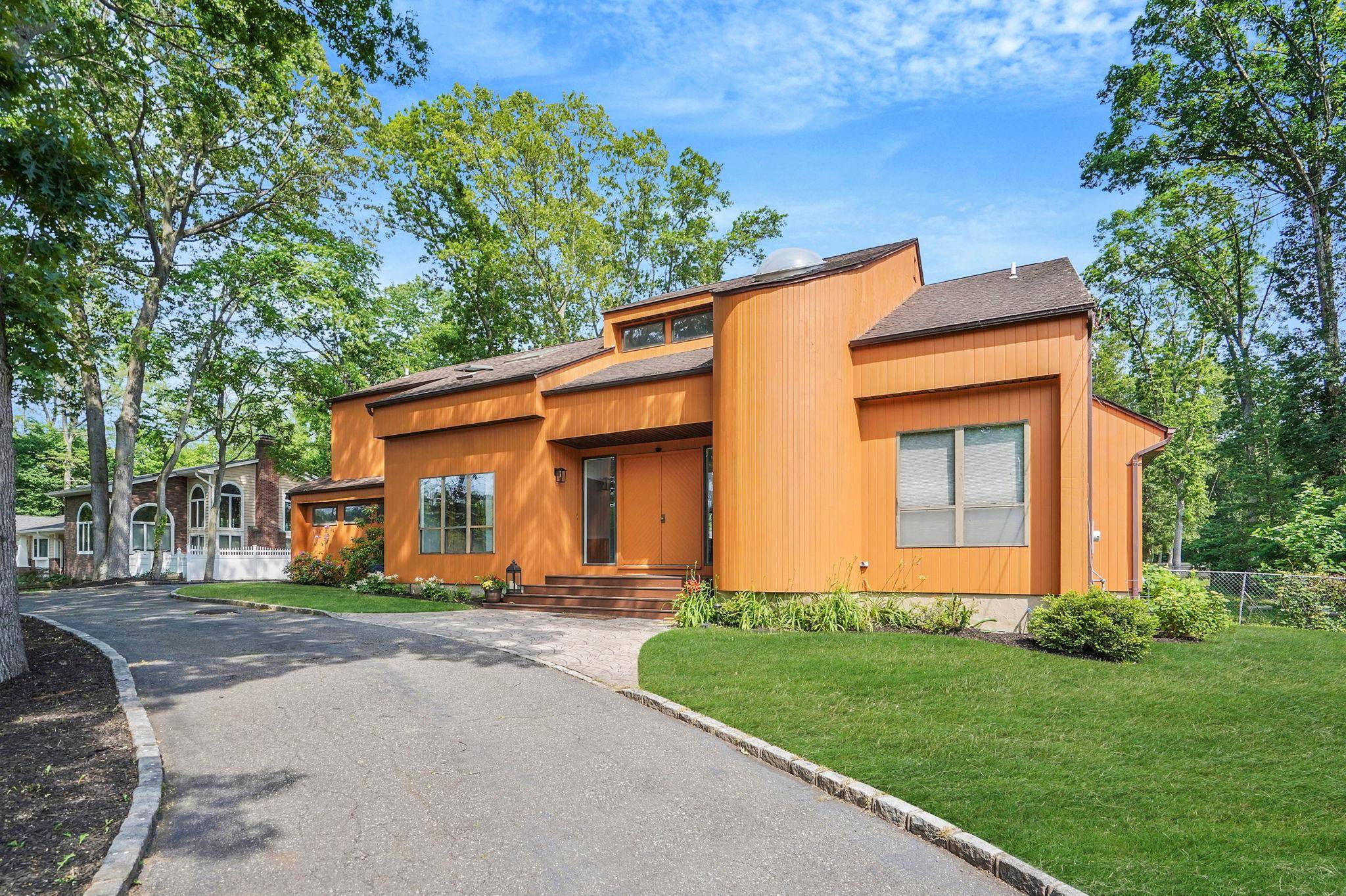 East Setauket, NY 11733,318 Sheep Pasture RD