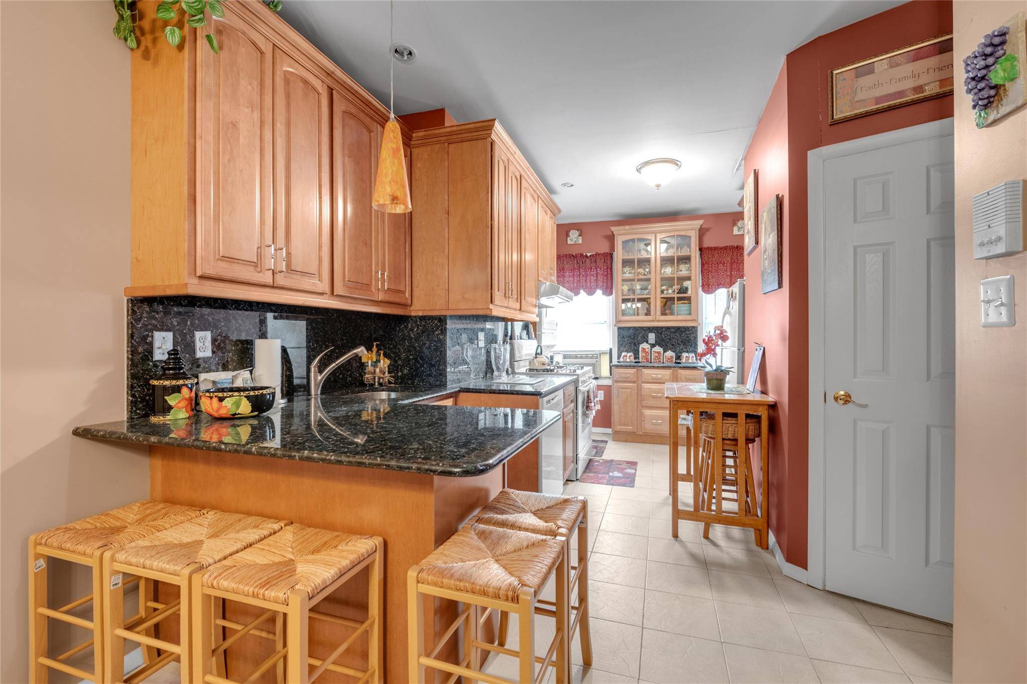 Long Island City, NY 11101,5-17 51st AVE