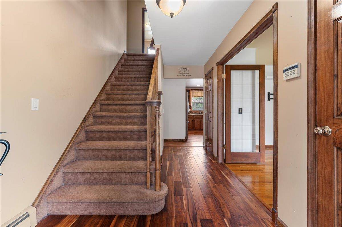 Dix Hills, NY 11746,1057 Carlls Straight PATH