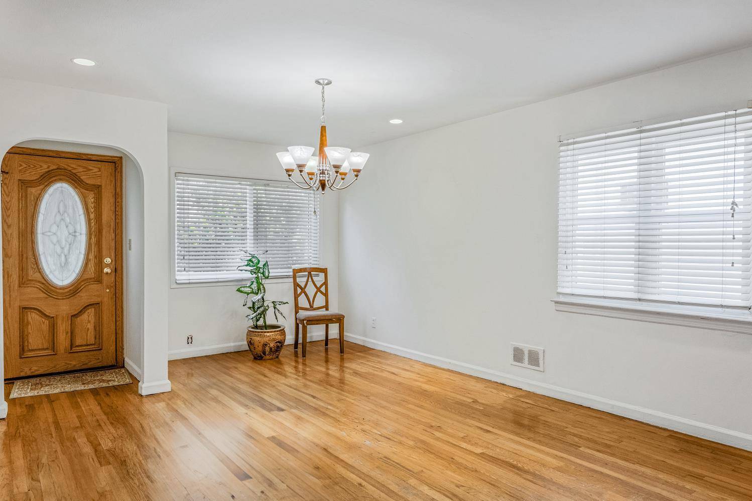 Whitestone, NY 11357,16052 20th AVE