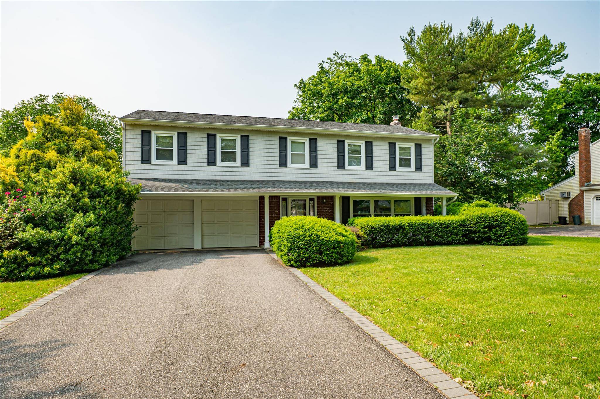 East Northport, NY 11731,20 Stacey LN