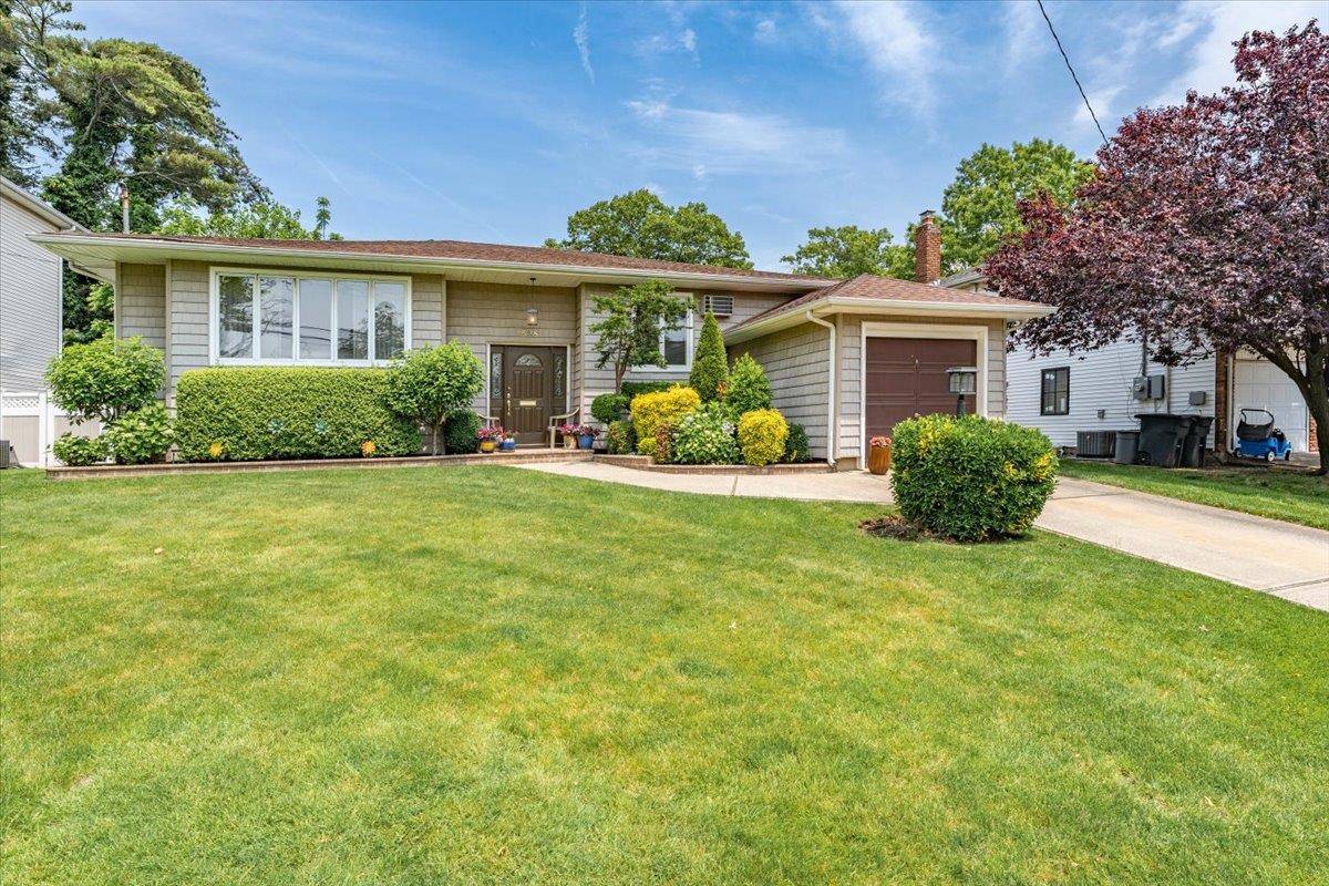 Woodmere, NY 11598,528 Longacre AVE