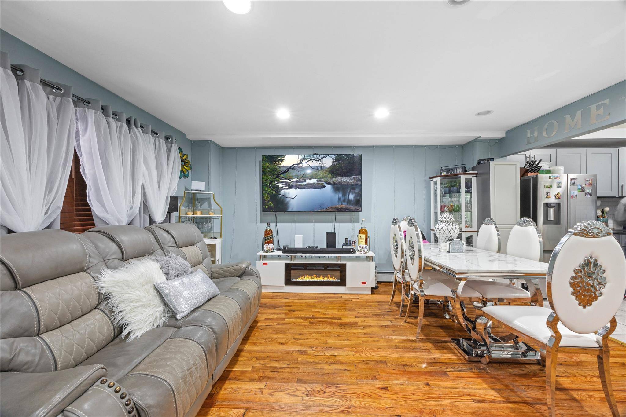 Bronx, NY 10458,2611 Decatur AVE