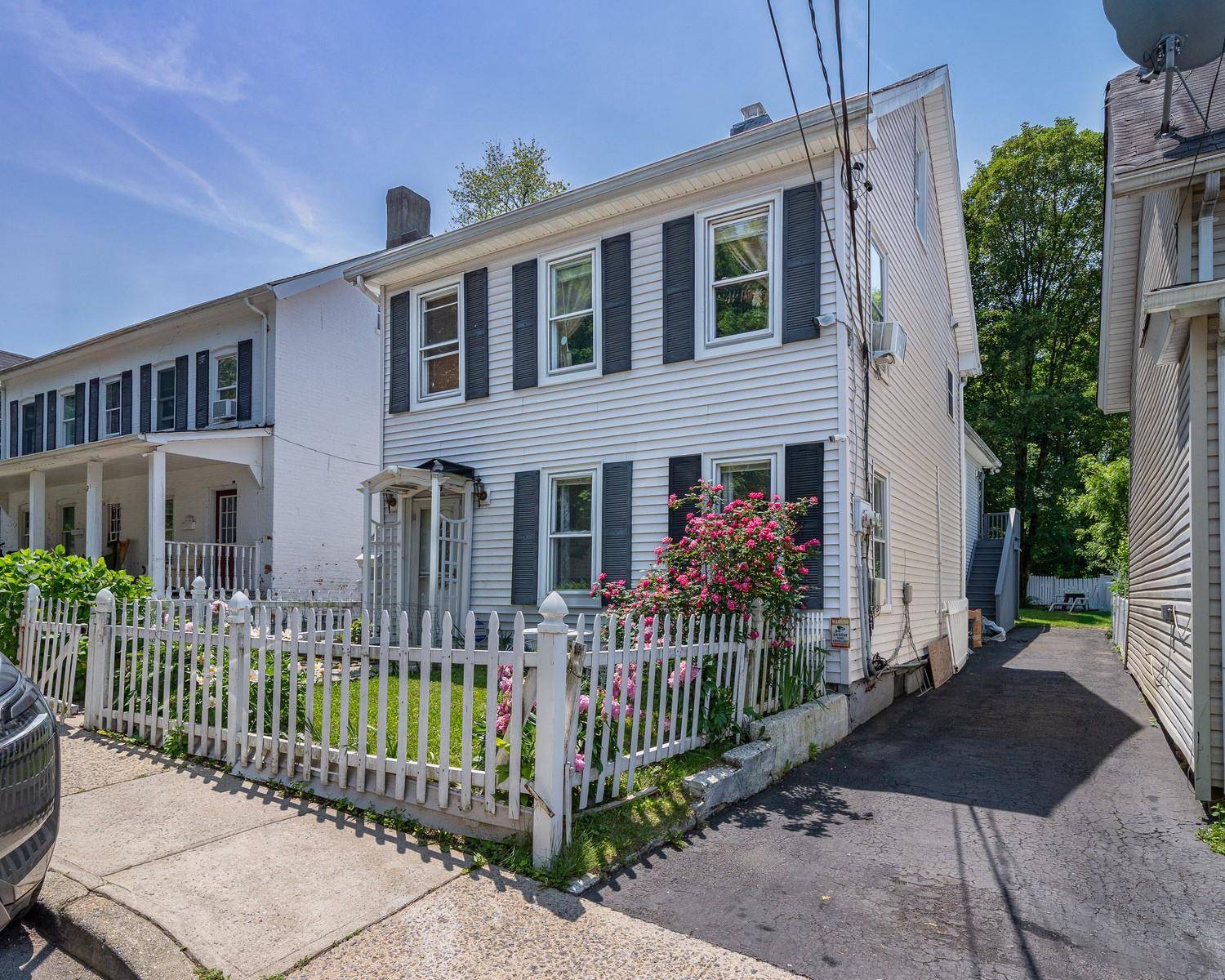 Ossining, NY 10562,33 Ann ST