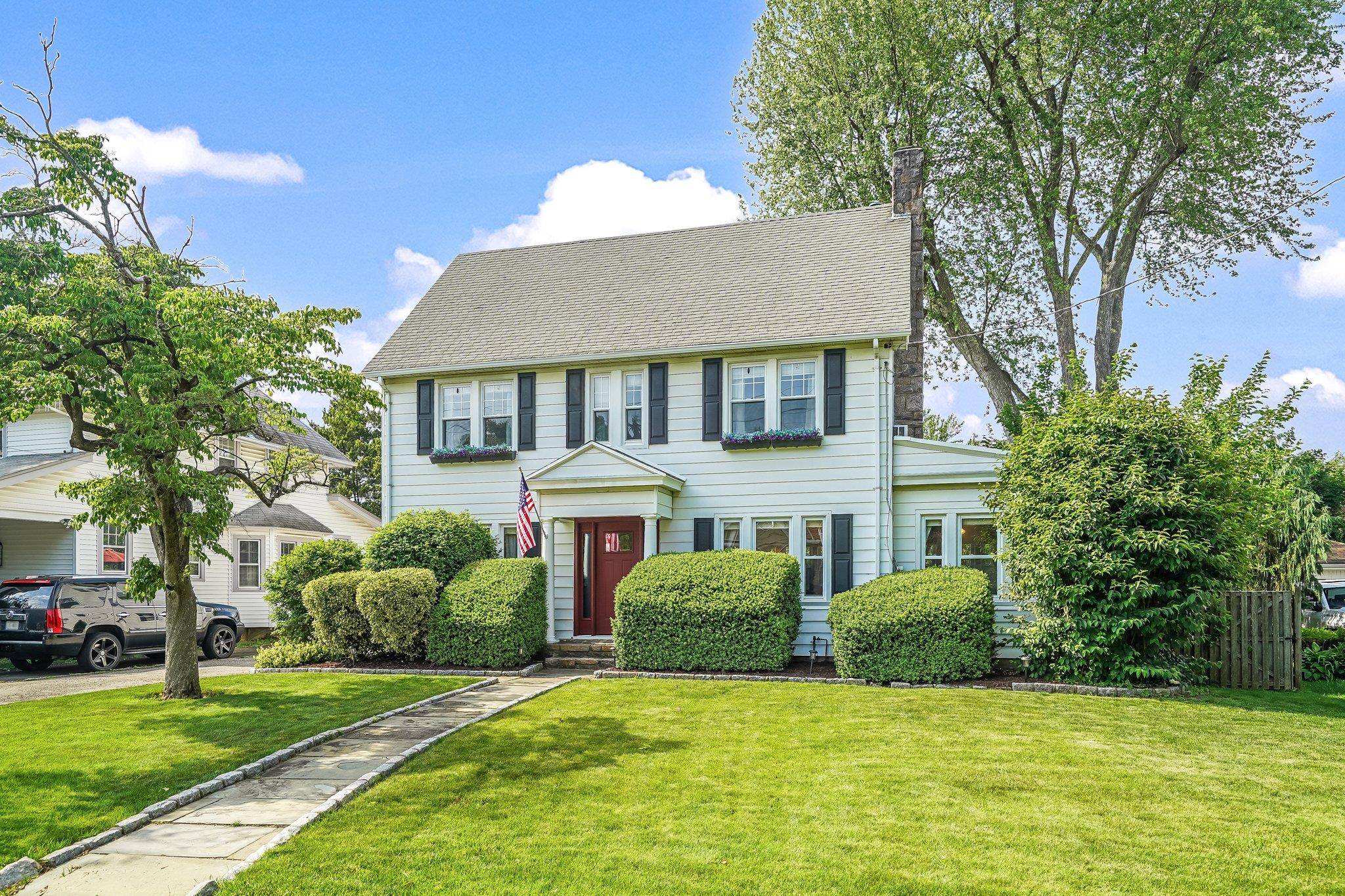 White Plains, NY 10606,184 Chatterton Pkwy