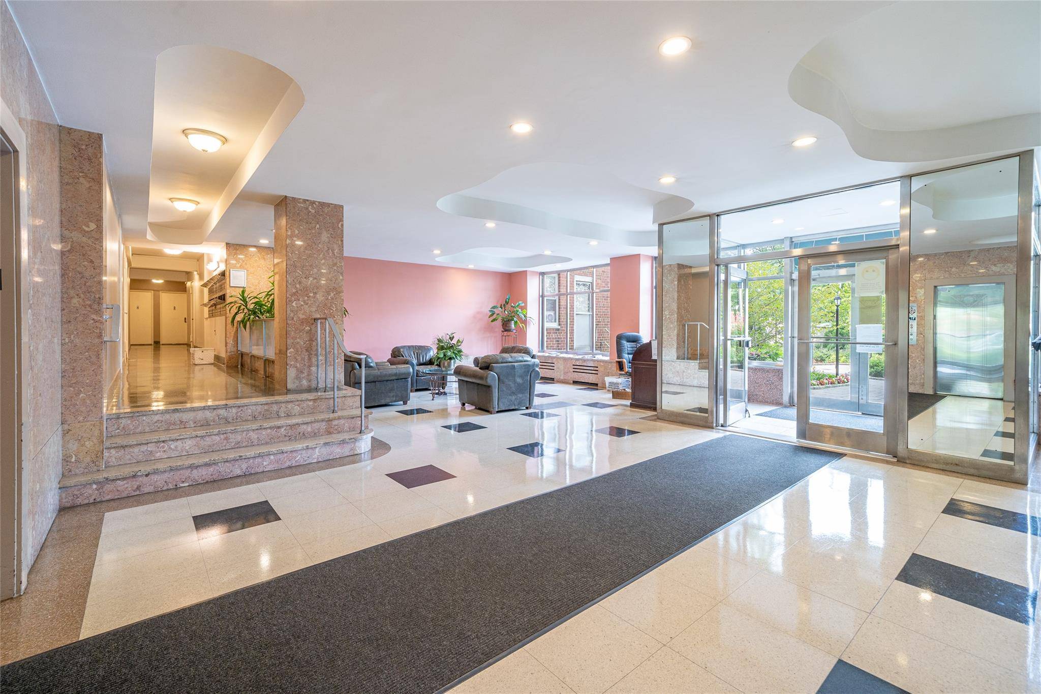 Bronxville, NY 10708,900 Palmer RD #4-C