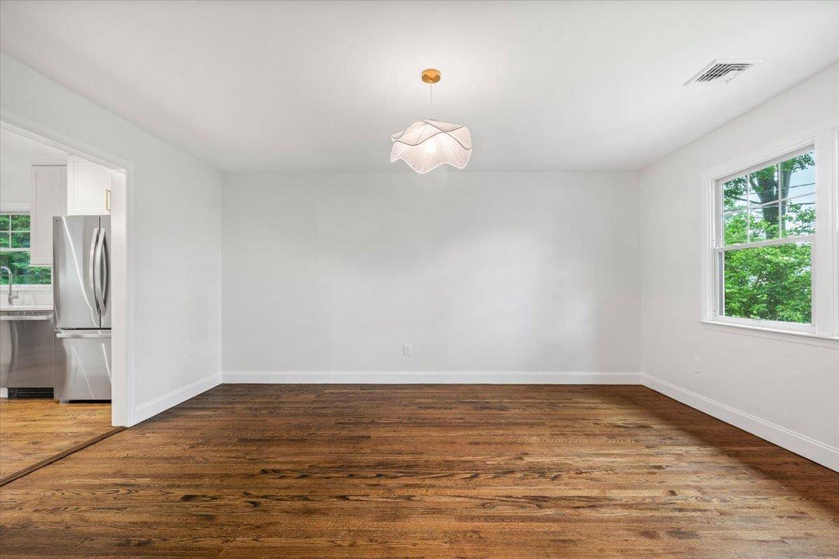 White Plains, NY 10606,19 Midchester AVE