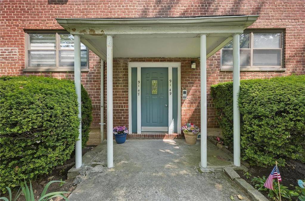 Howard Beach, NY 11414,91-49 153rd AVE #123