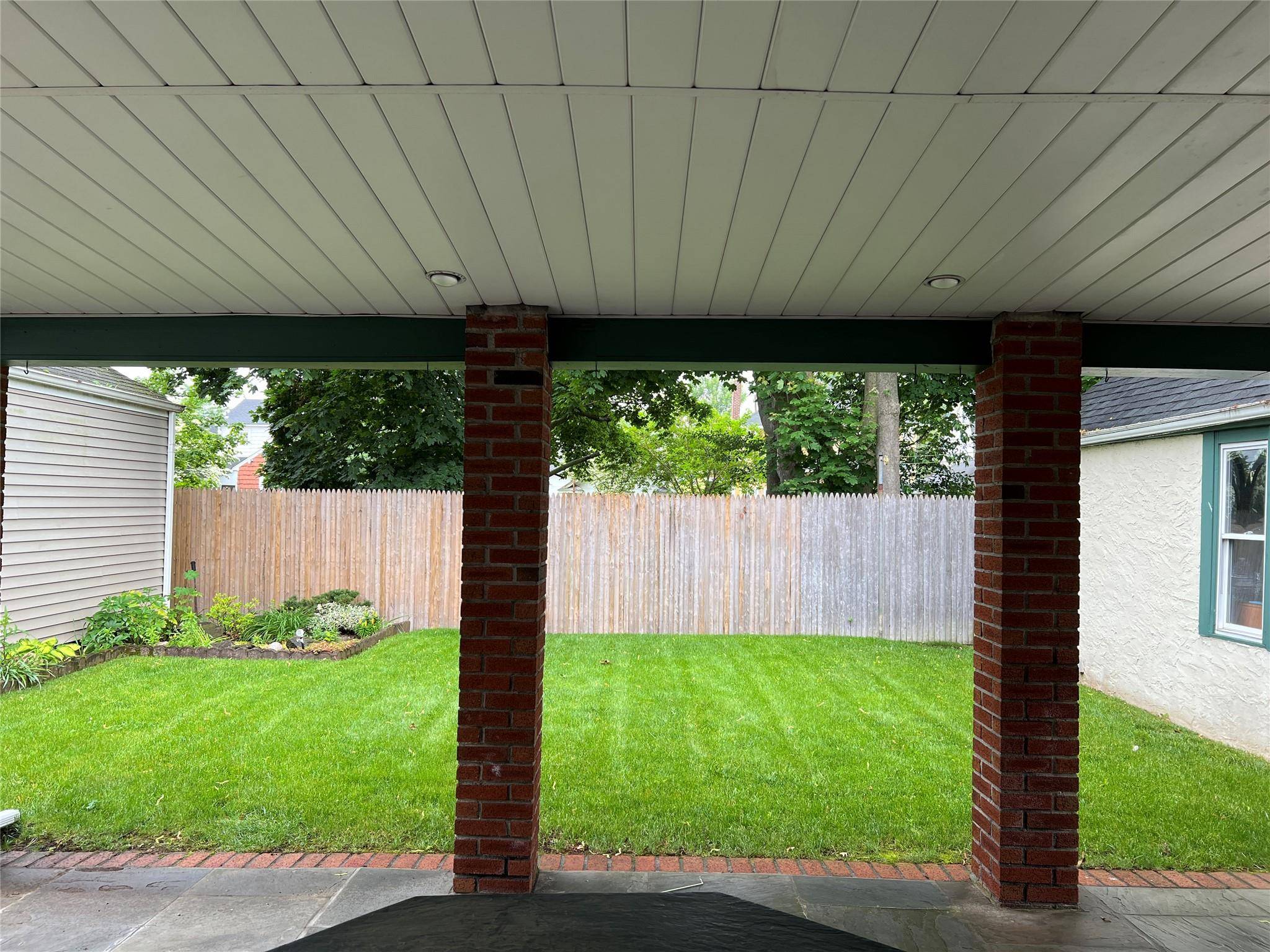East Rockaway, NY 11518,8 Alexine AVE