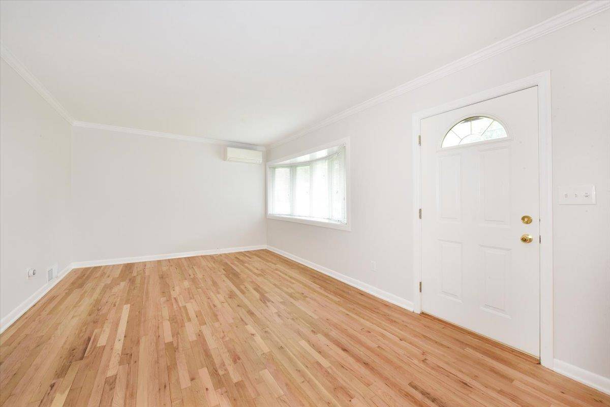 Massapequa Park, NY 11762,92 Smith ST
