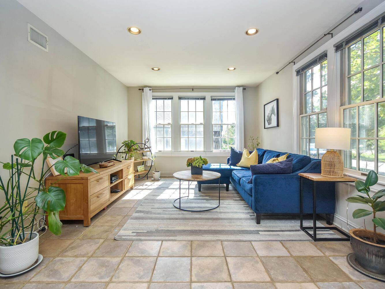 Port Washington, NY 11050,20 Oldwood RD