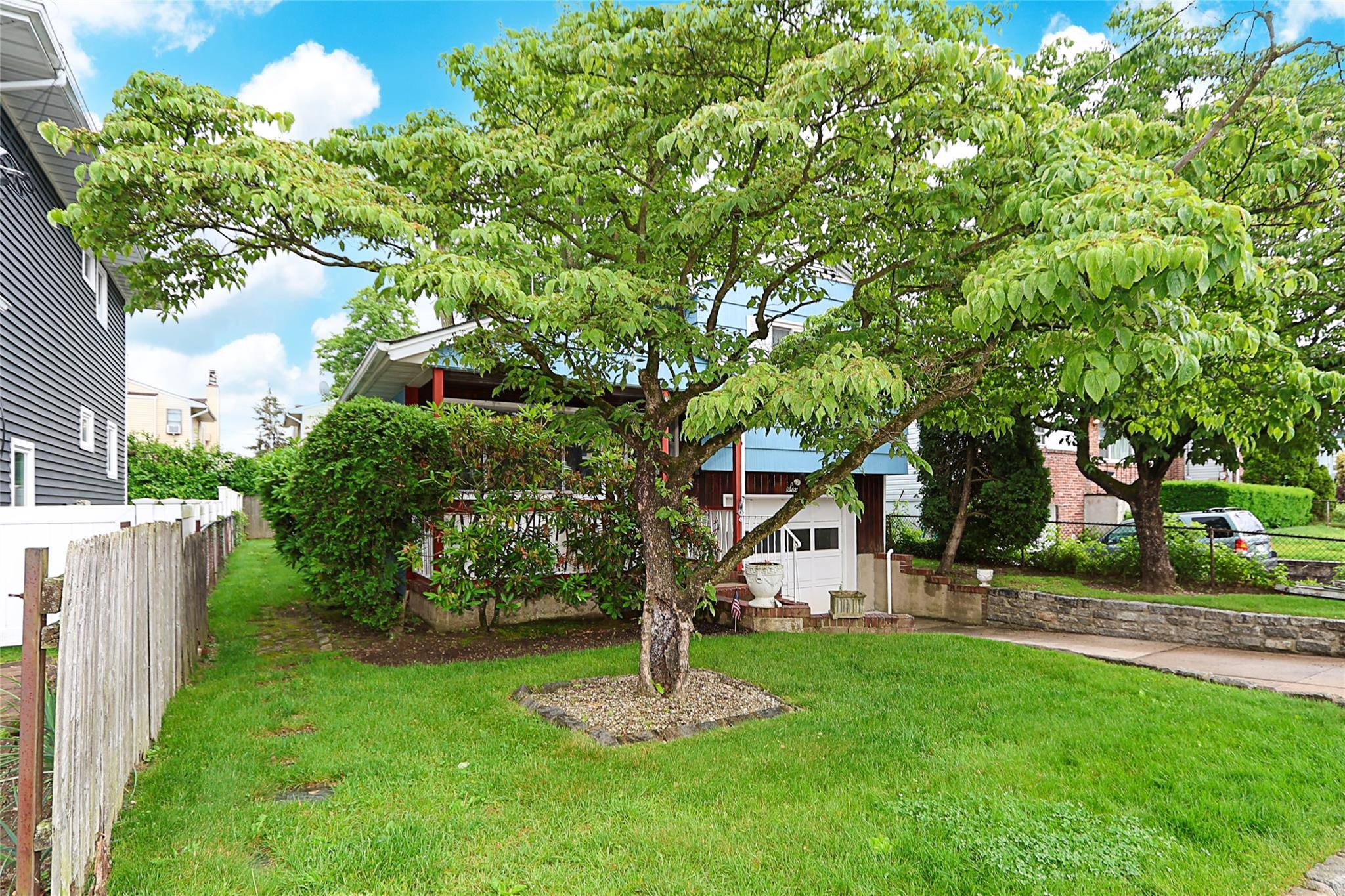Port Washington, NY 11050,6 Pequot AVE