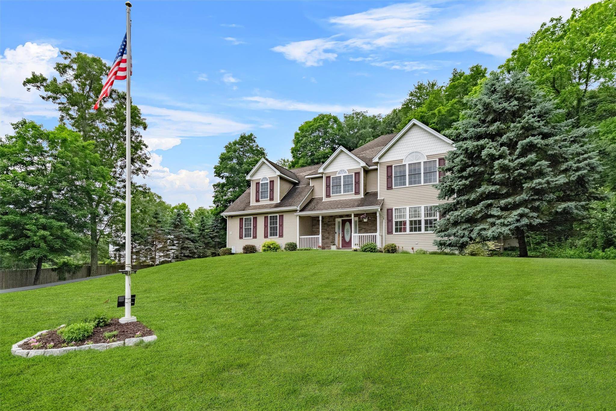 Wallkill, NY 12589,2 Southeast CT
