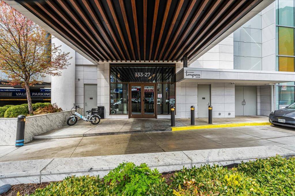 Flushing, NY 11354,133-36 37th Ave #11H