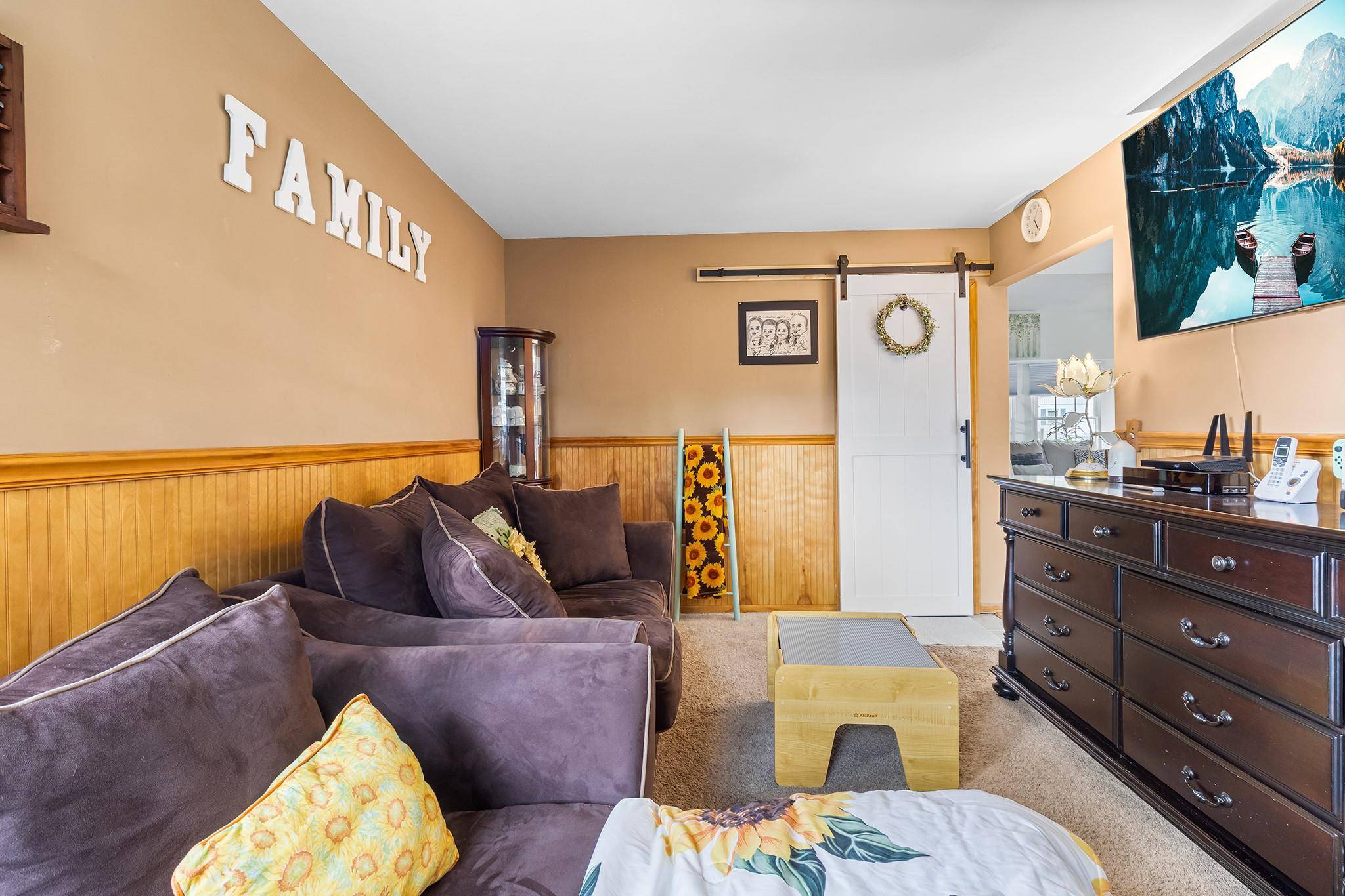 Holtsville, NY 11742,44 Lowell AVE