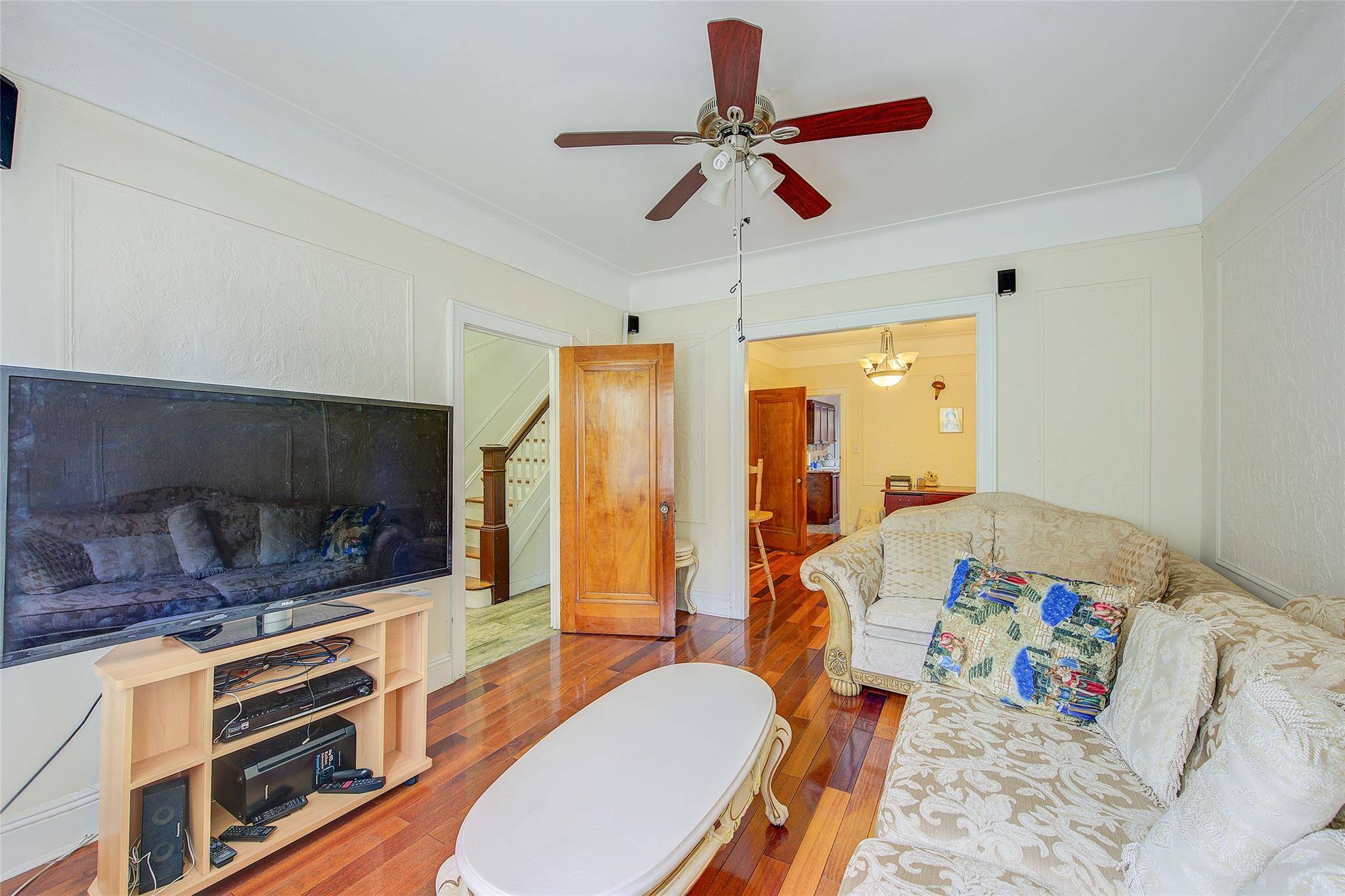 Maspeth, NY 11378,56-20 68th ST