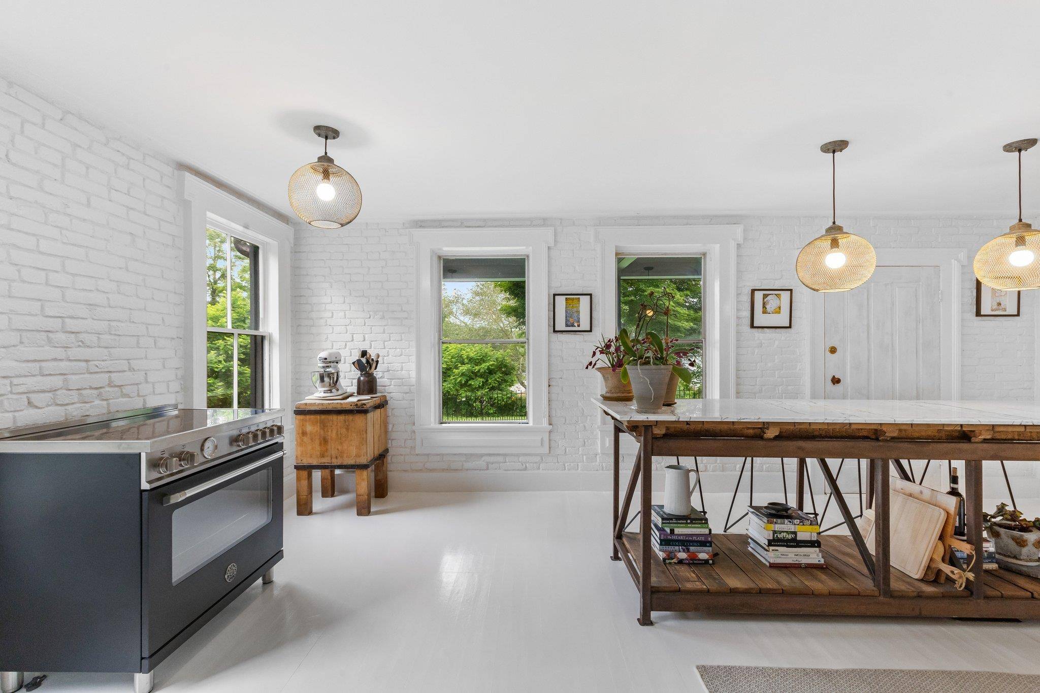Brewster, NY 10509,2 Sherwood Hill RD