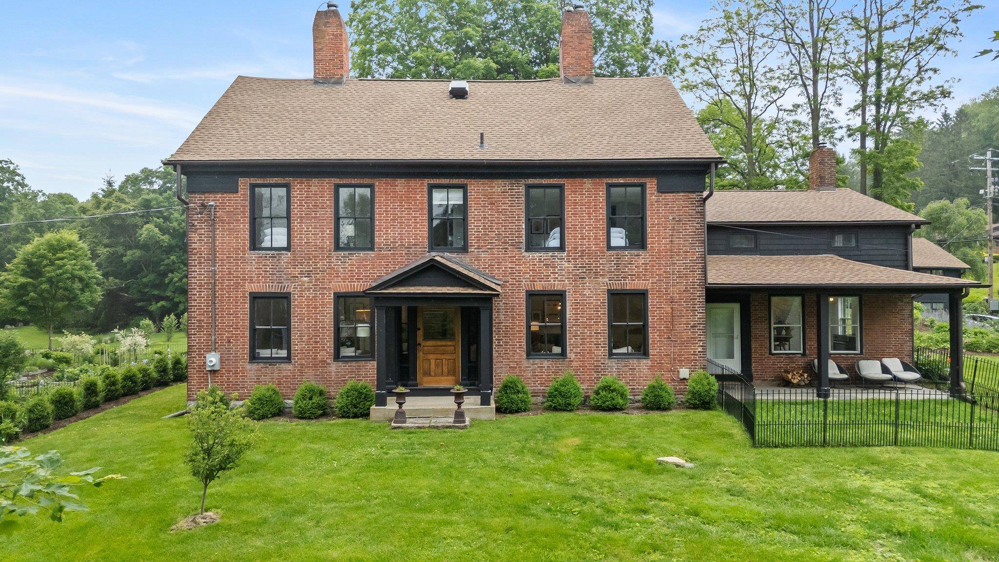 Brewster, NY 10509,2 Sherwood Hill RD