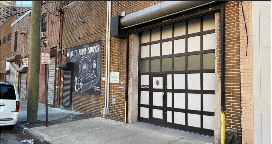 Yonkers, NY 10701,15 School ST