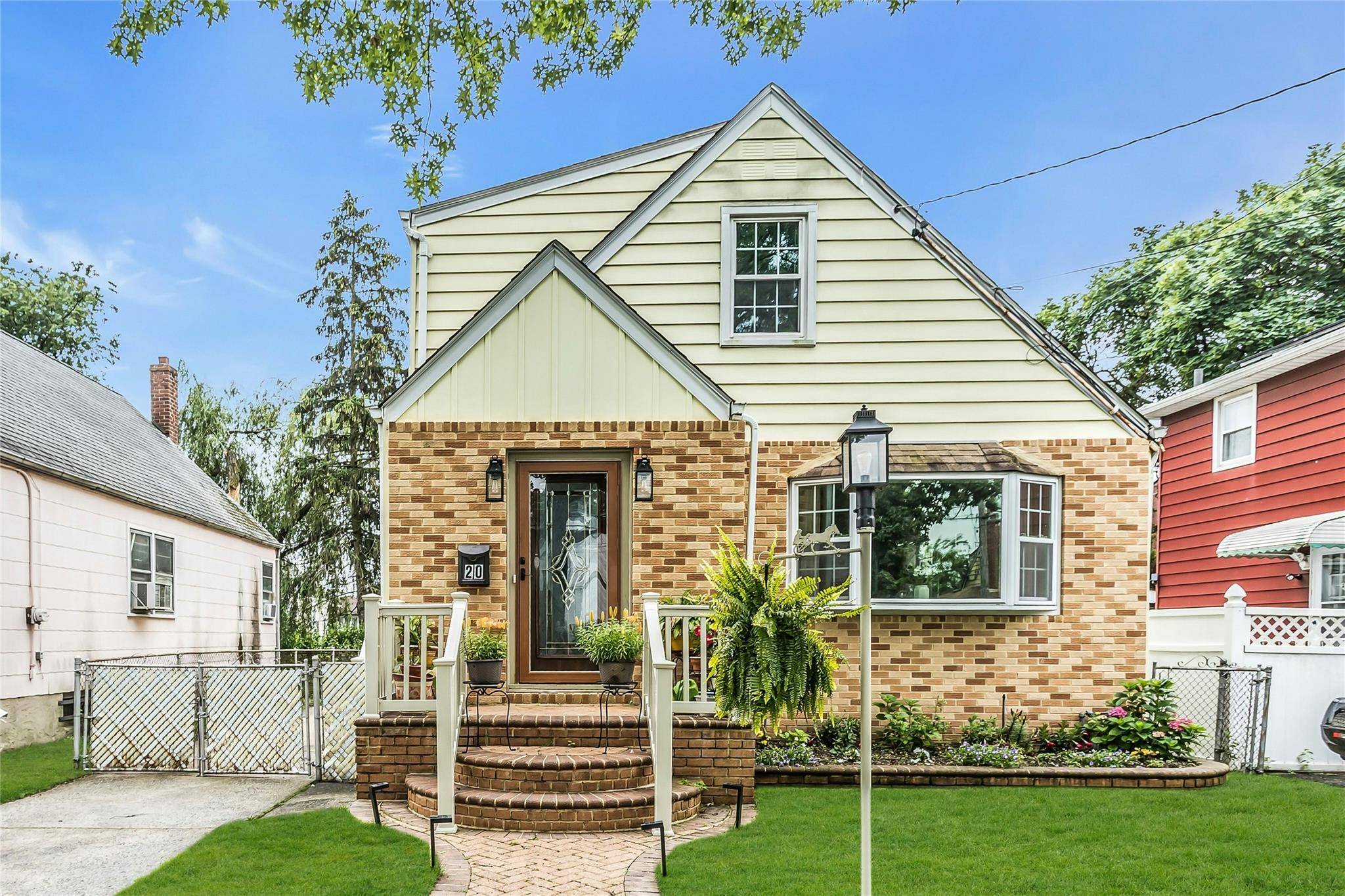 Valley Stream, NY 11580,20 Spring Garden ST