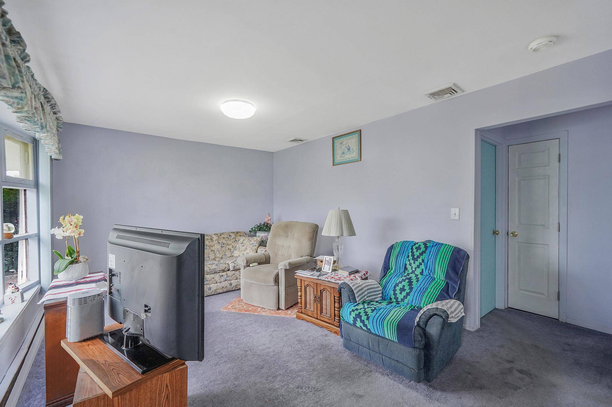 Brentwood, NY 11717,16 Franklin ST