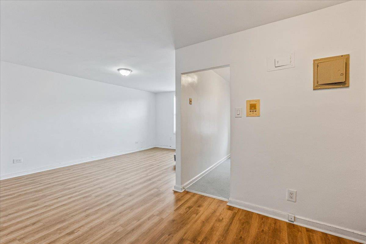 Forest Hills, NY 11375,67-25 Dartmouth ST #3M