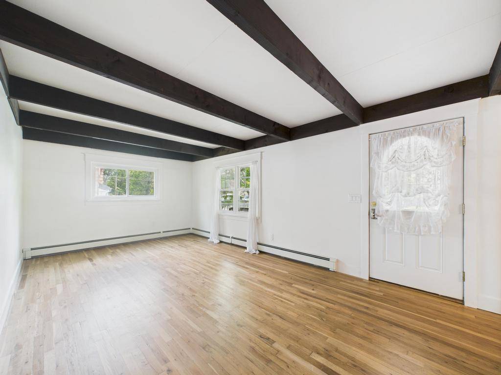 Ronkonkoma, NY 11779,481 Easton ST