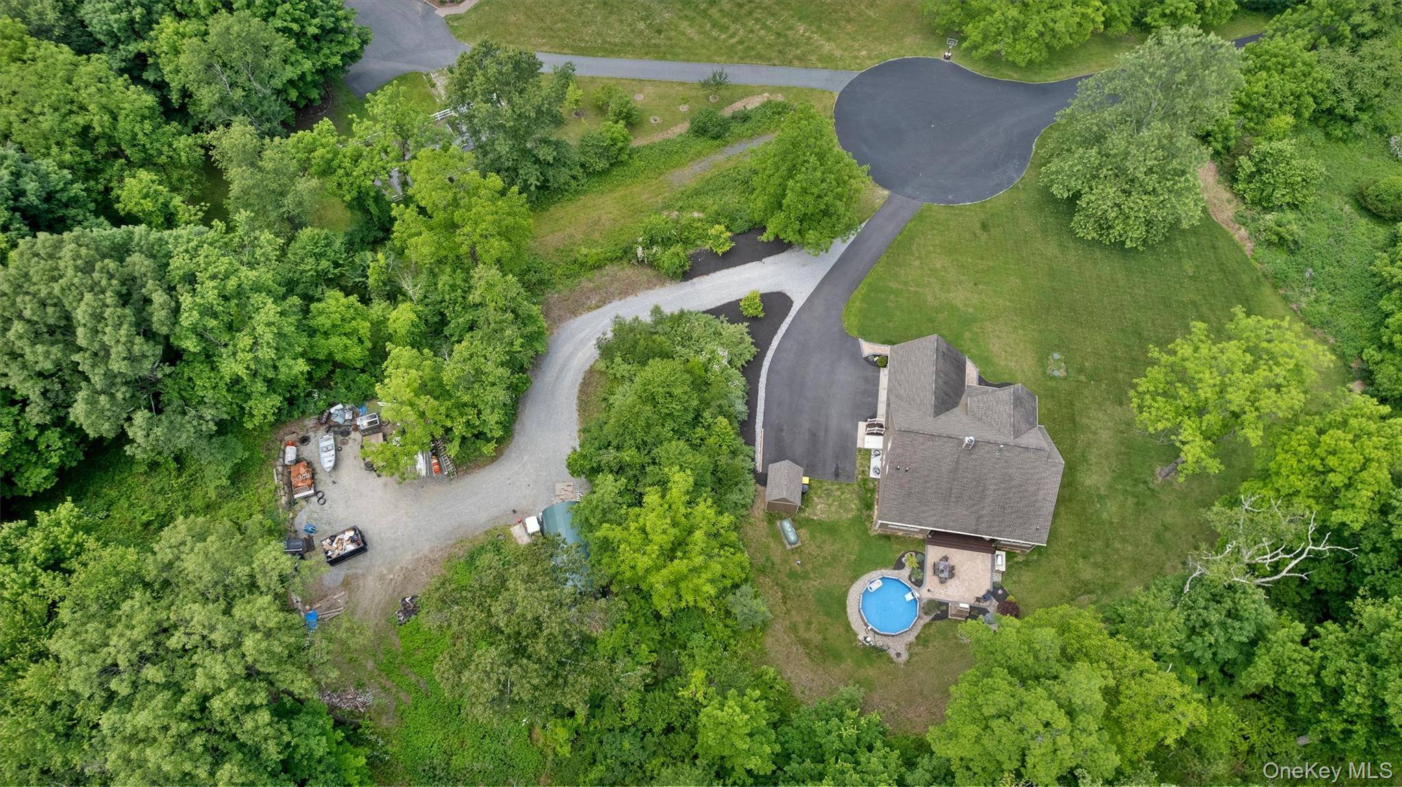 Warwick, NY 10990,1 Hidden Hills CT