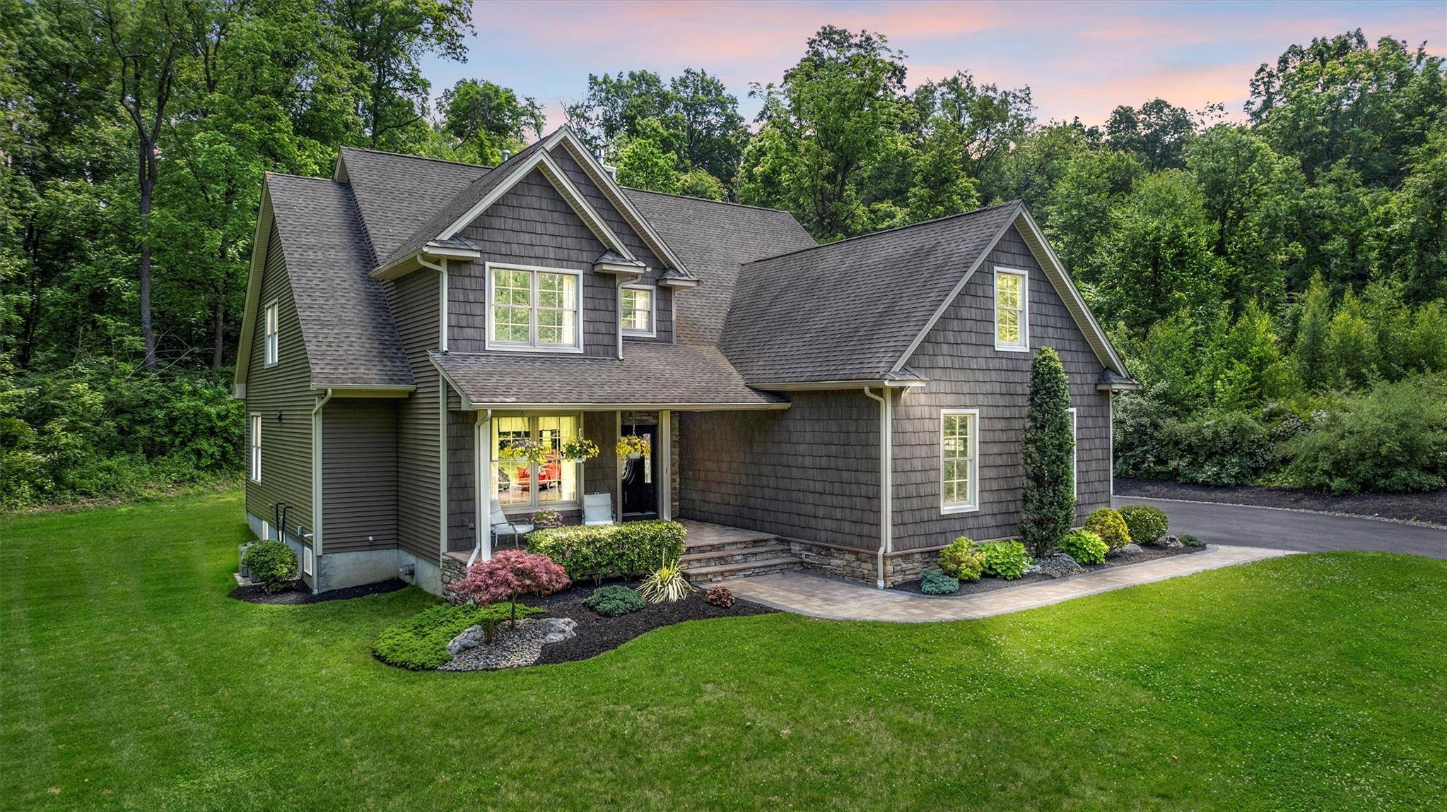 Warwick, NY 10990,1 Hidden Hills CT