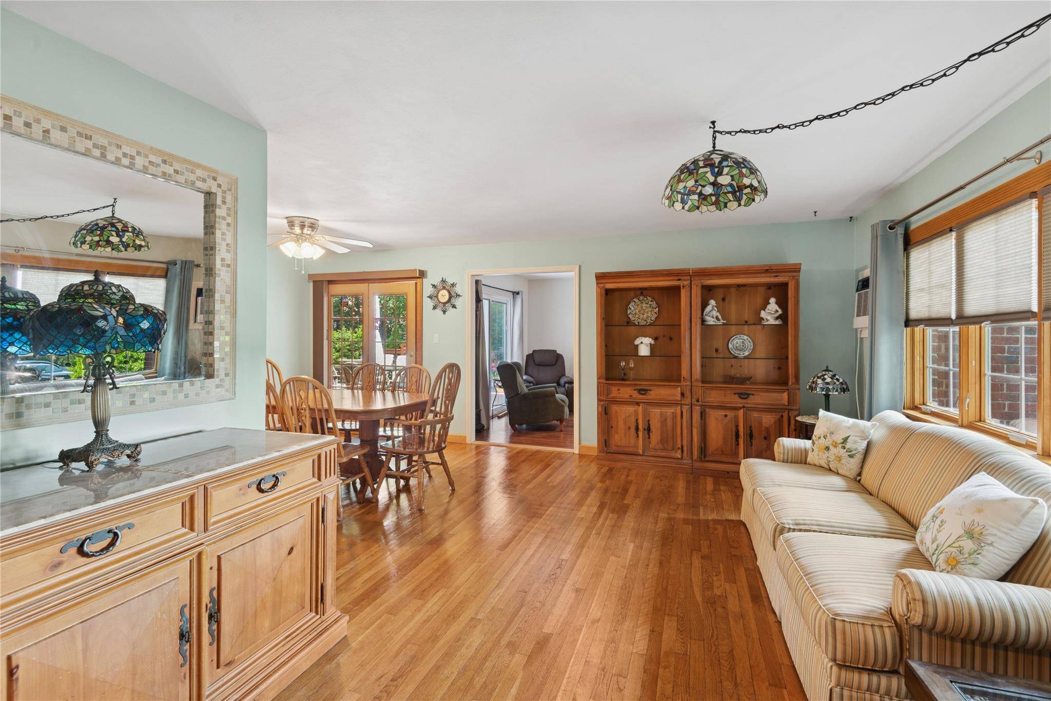 Bethpage, NY 11714,6 Grey Rock CT