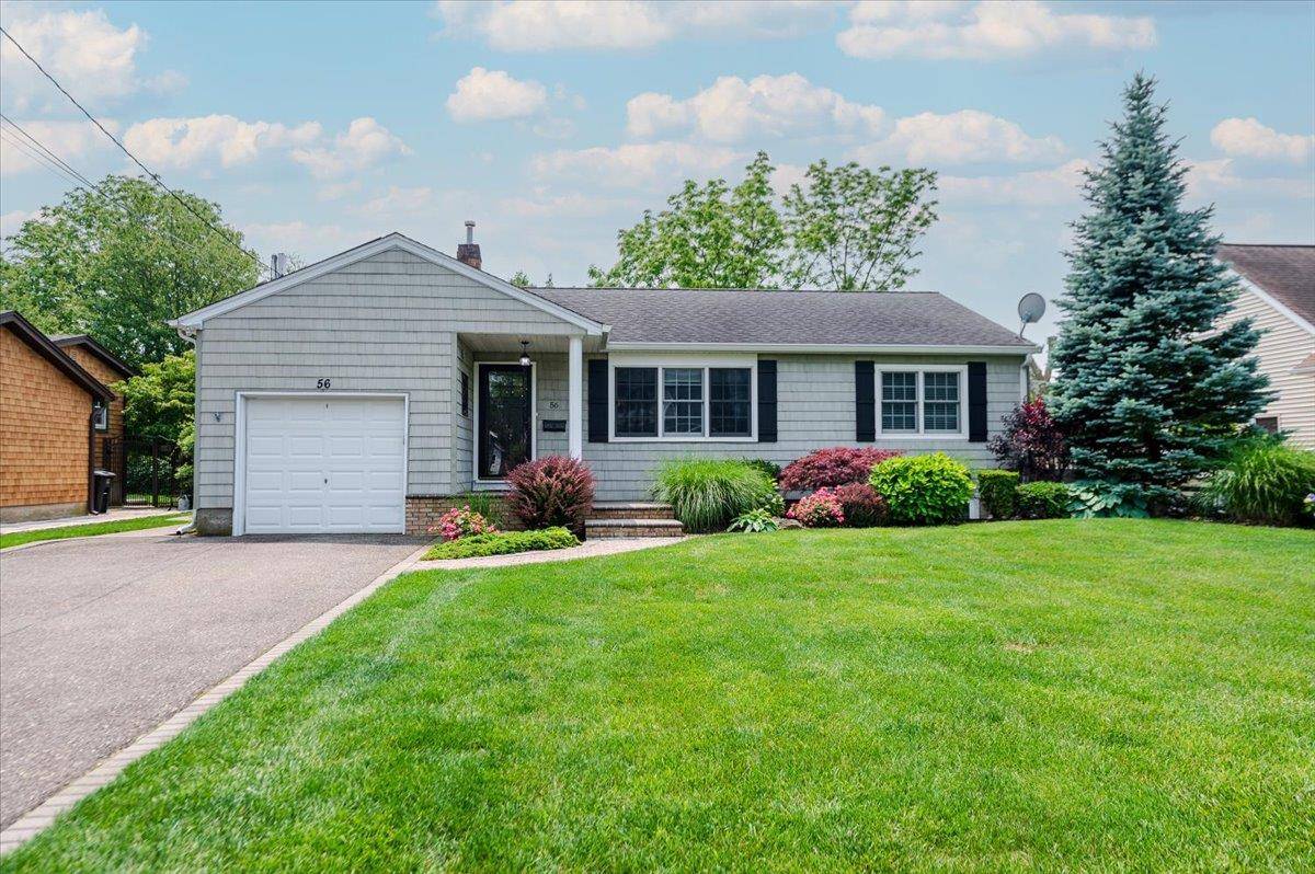 Babylon, NY 11702,56 Lakeland AVE