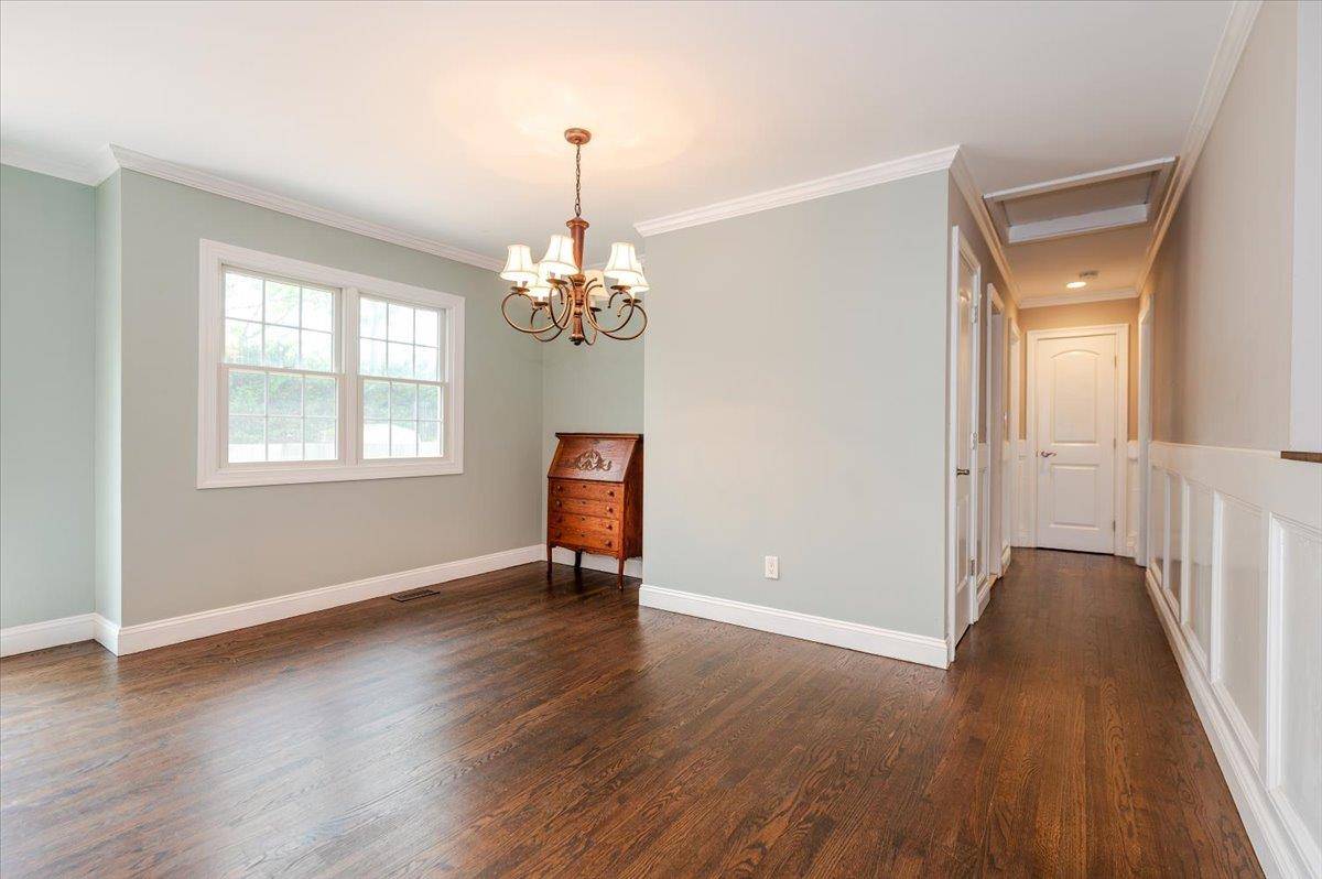 Babylon, NY 11702,56 Lakeland AVE