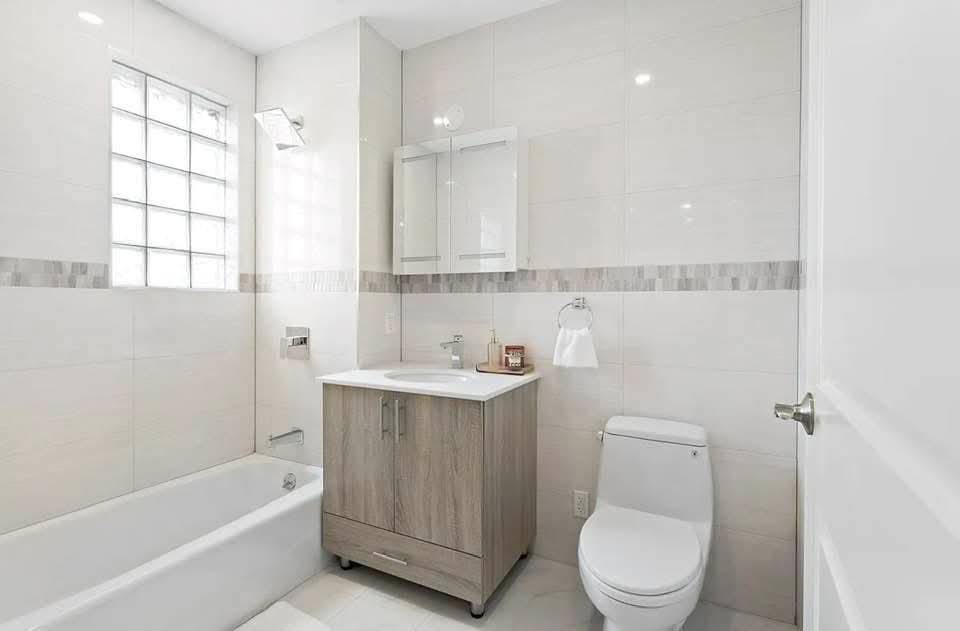Kew Gardens, NY 11415,124-28 Queens Blvd #9D