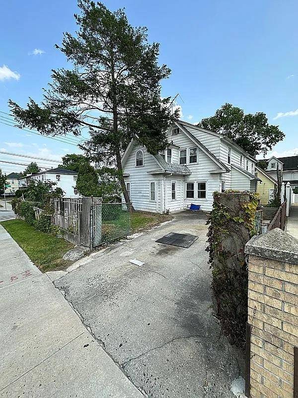 Jamaica, NY 11423,19726 90th AVE