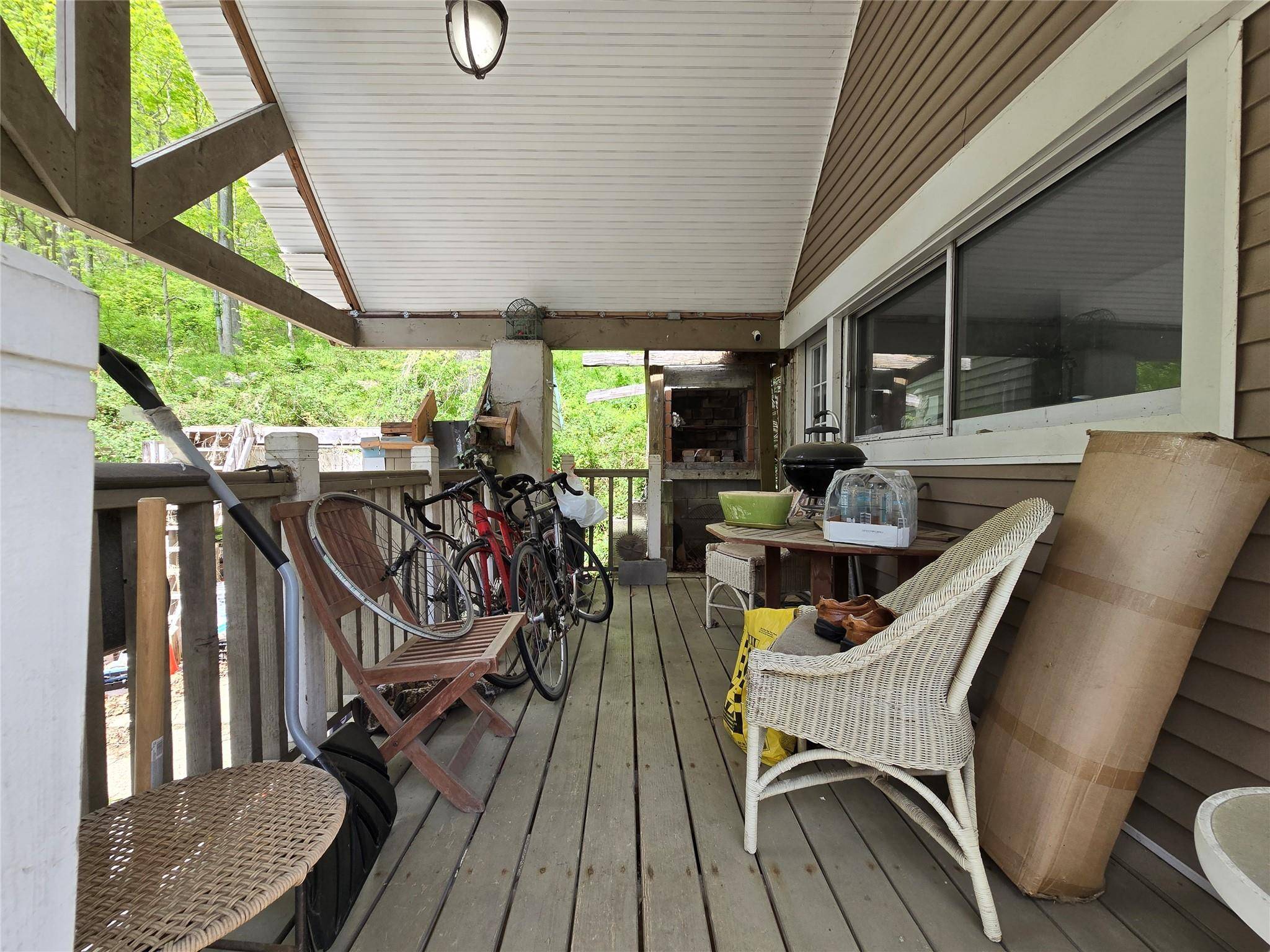 Bedford, NY 10506,248 Pound Ridge RD