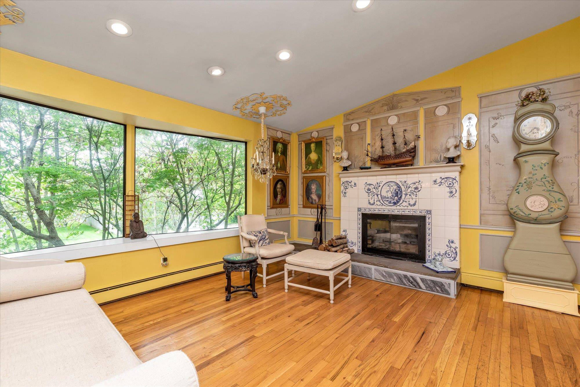 Glen Cove, NY 11542,36 Eastland DR