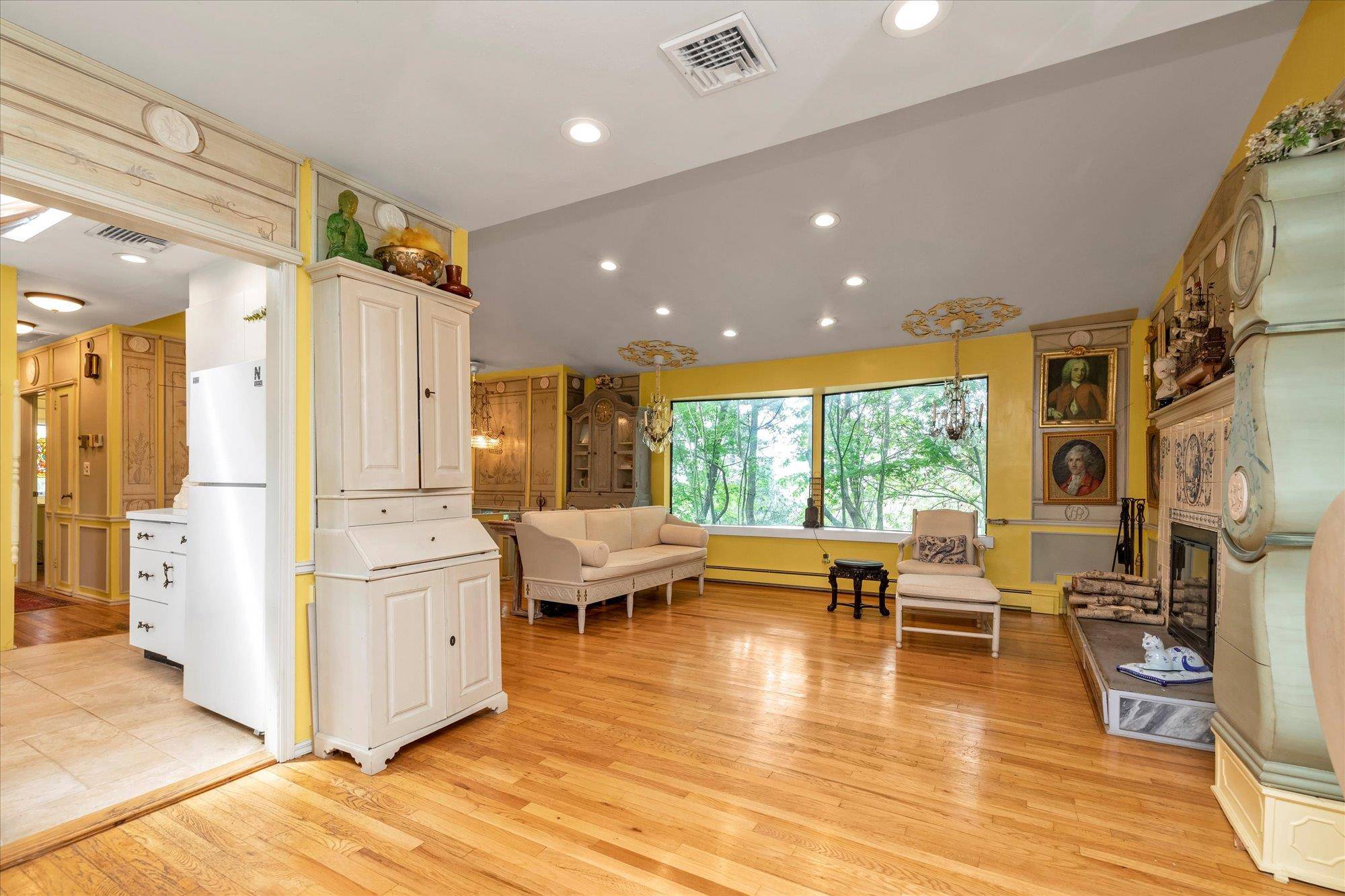 Glen Cove, NY 11542,36 Eastland DR