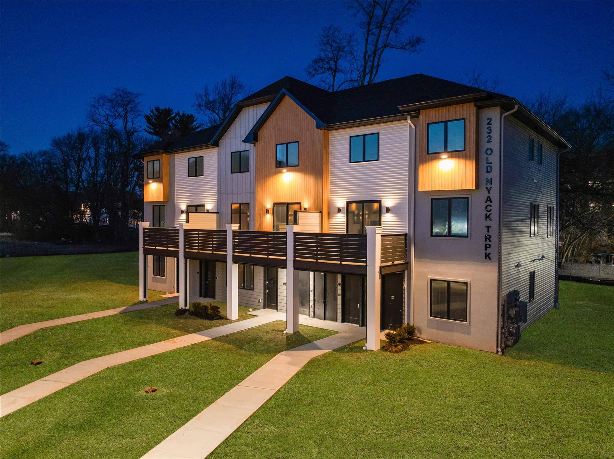 Spring Valley, NY 10977,230 Old Nyack TPKE #202