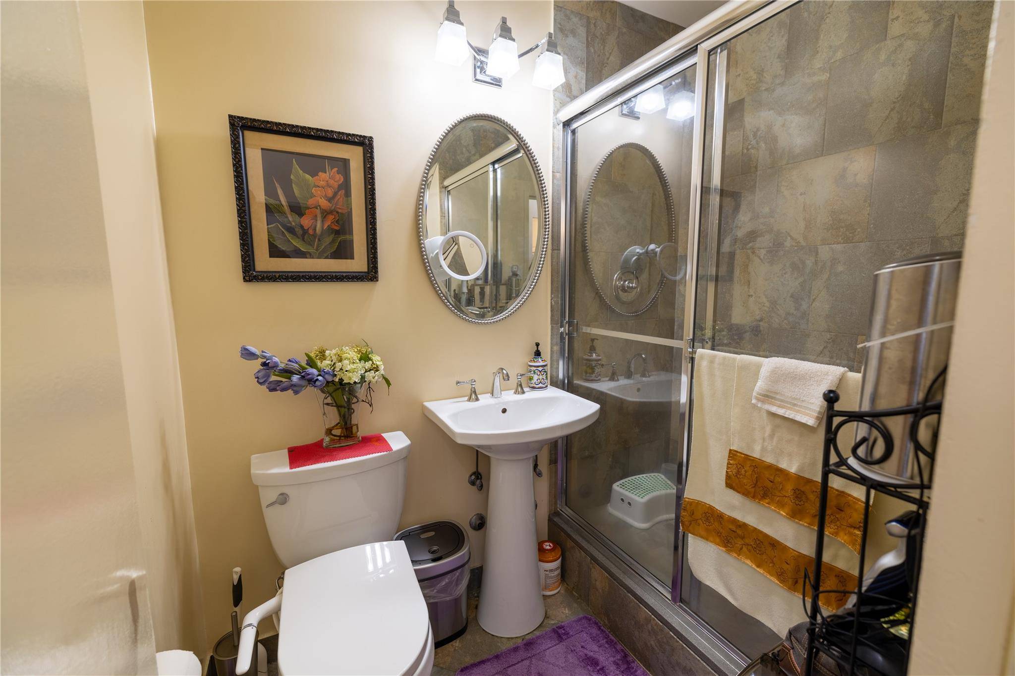Floral Park, NY 11005,269-10 Grand Central Parkway #31B