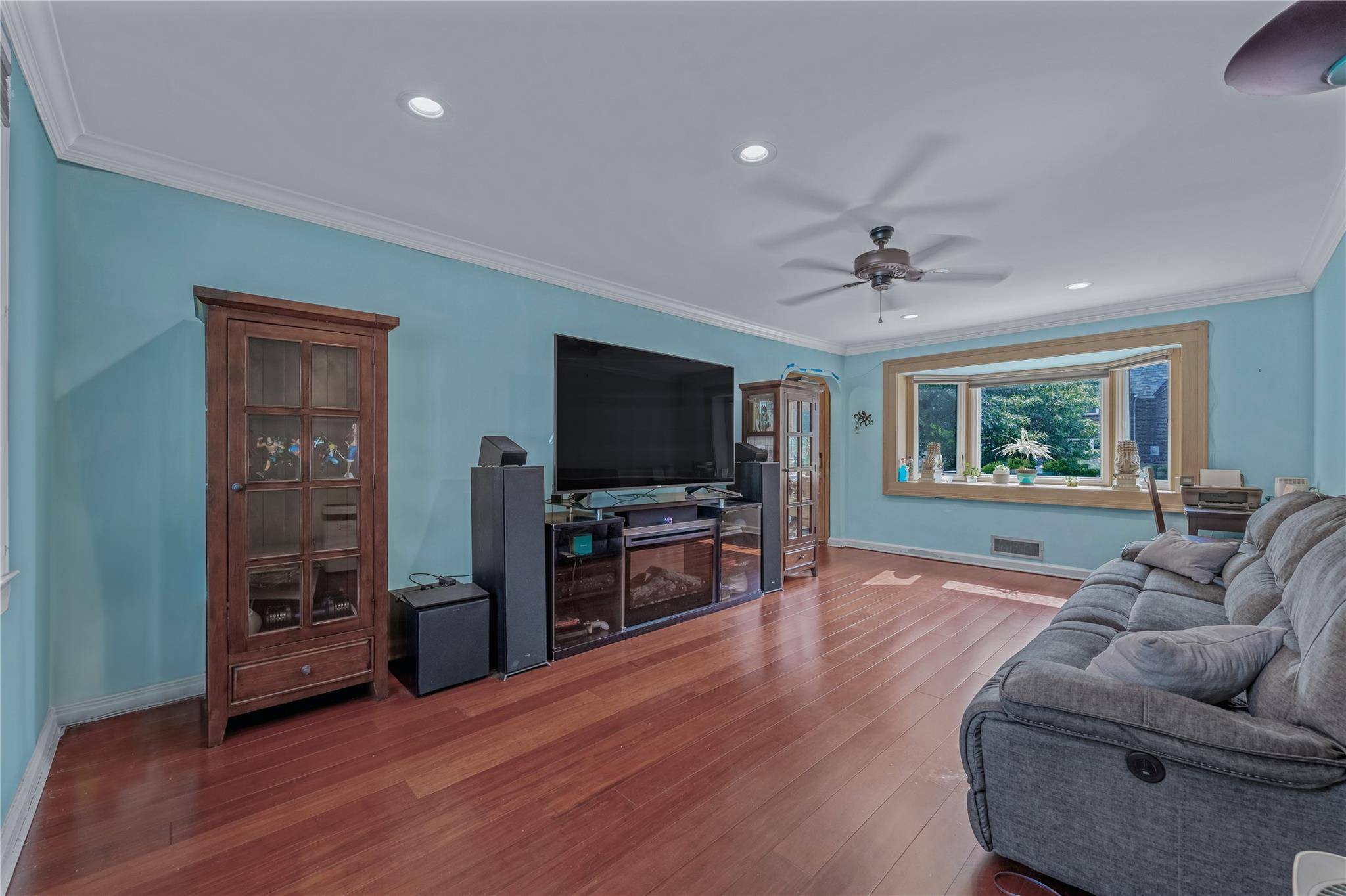 Hewlett, NY 11557,72 Harris AVE