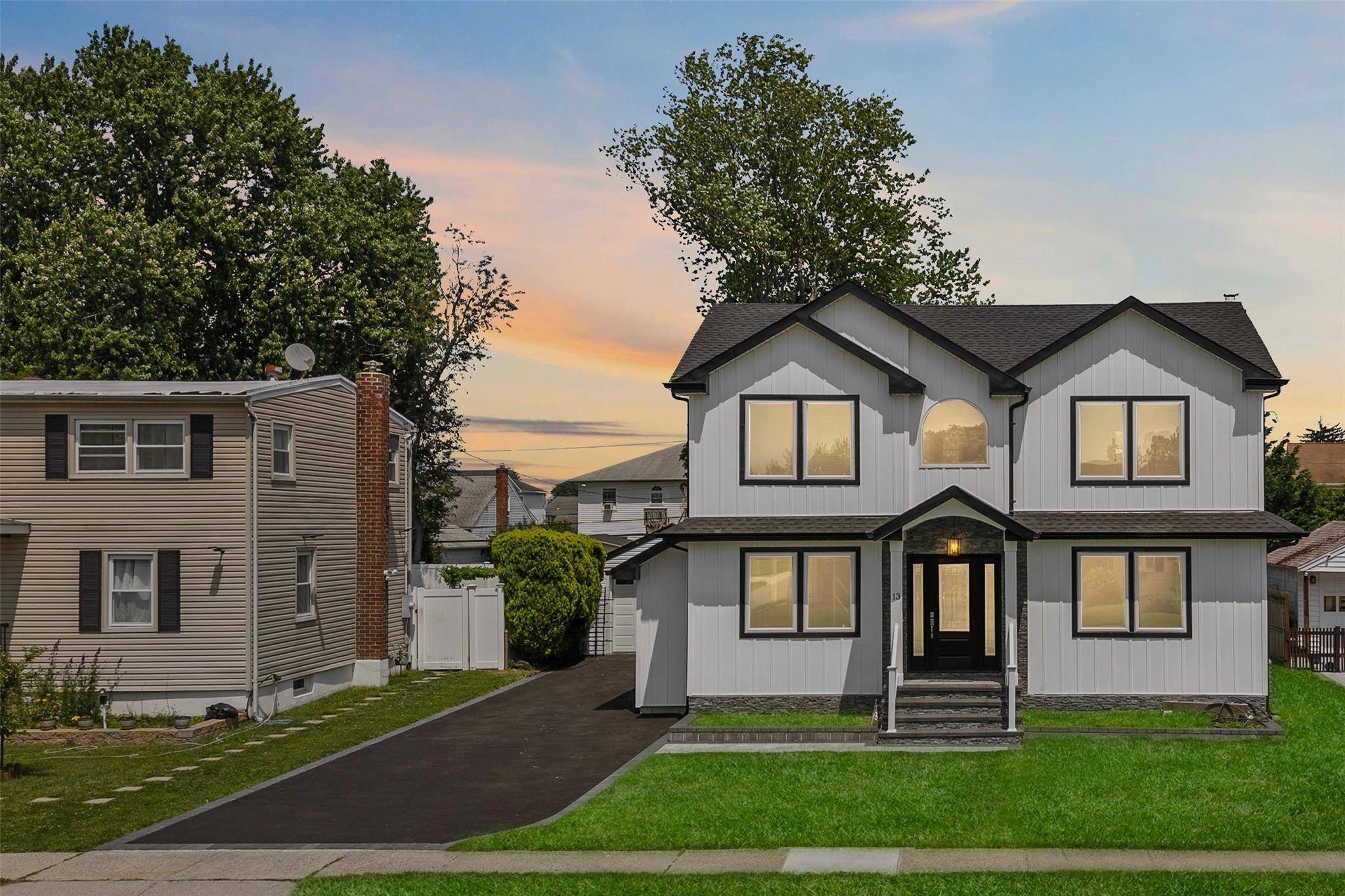 Hicksville, NY 11801,13 Garden BLVD
