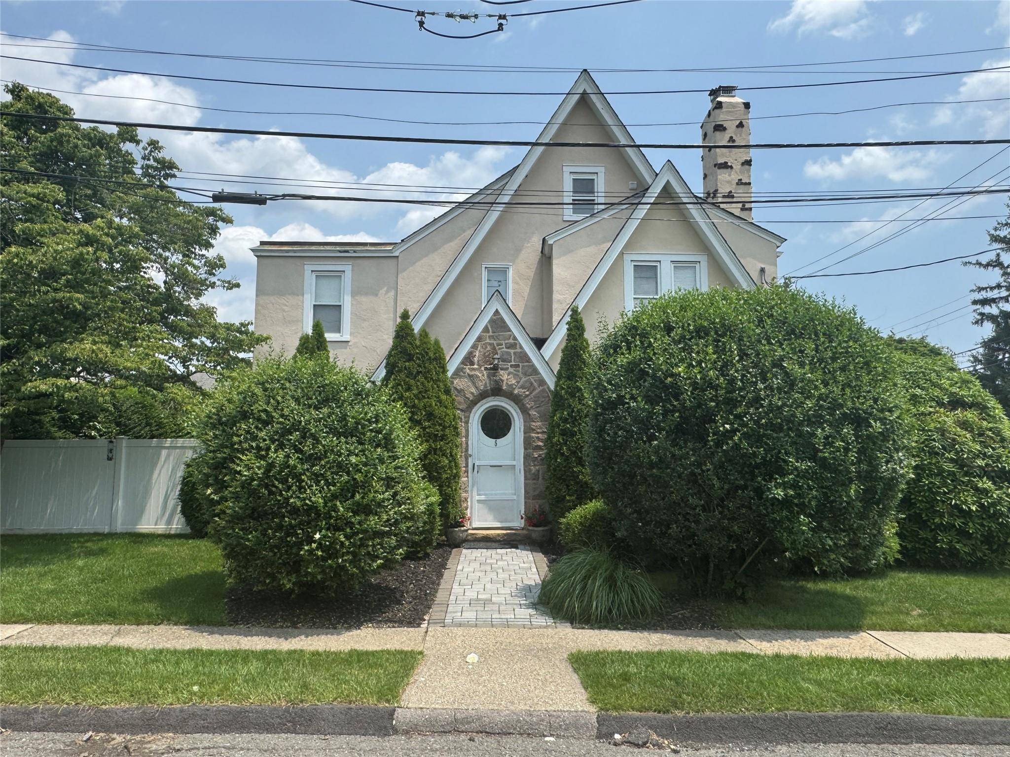 Harrison, NY 10528,5 Bruce AVE